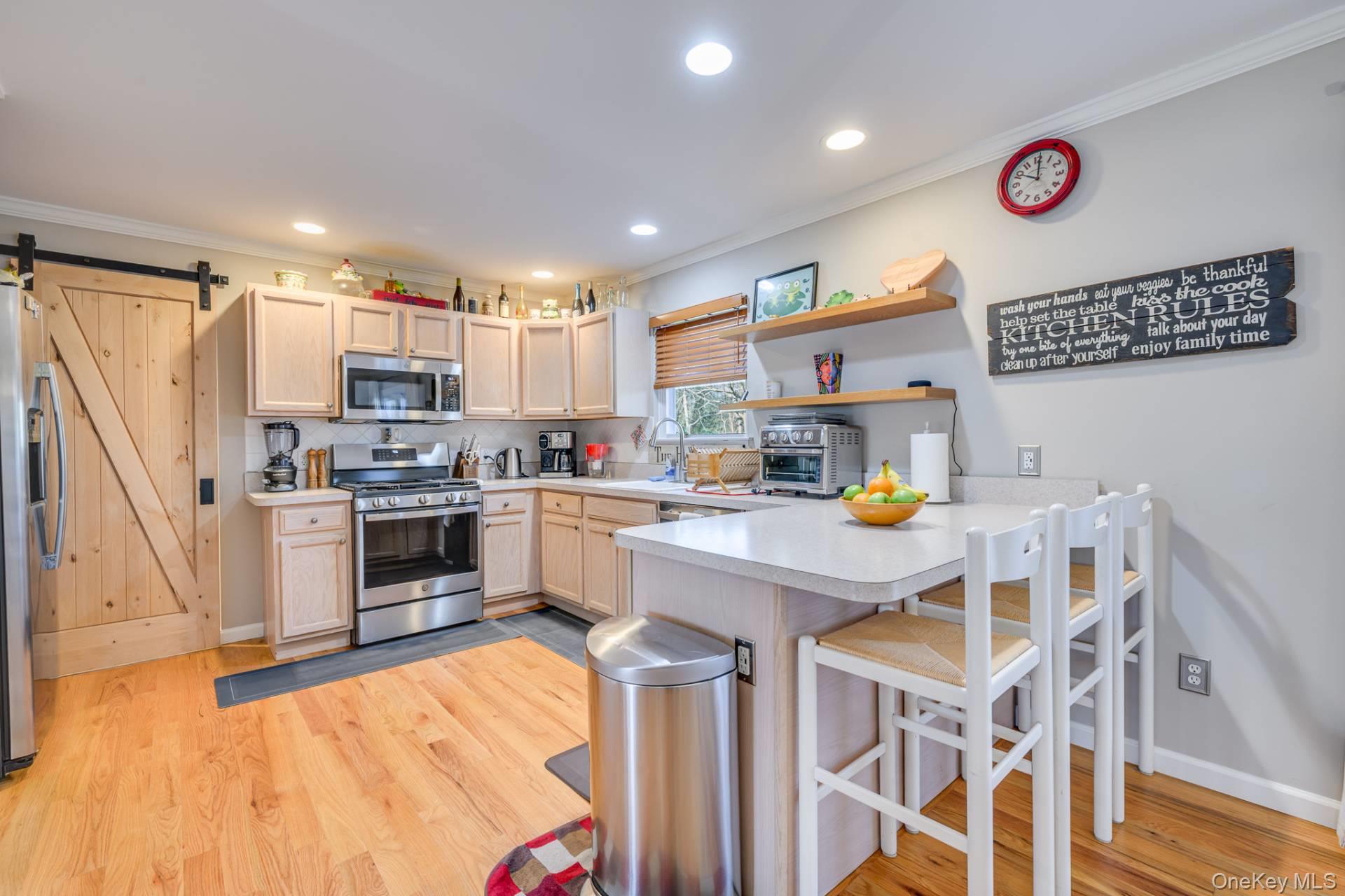 5 Ardmore Court, Hampton Bays, NY 11946