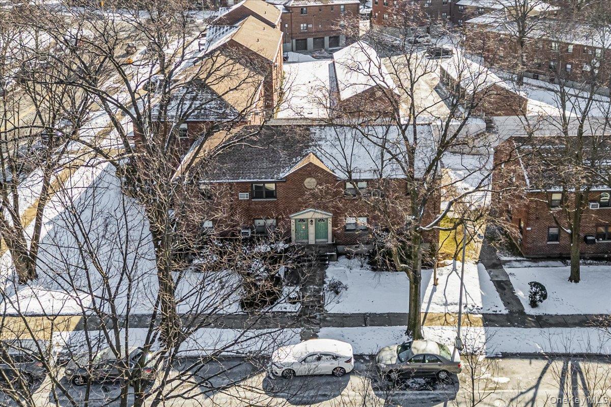 242-68 Horace Harding Expressway # upper, Douglaston, NY 11362