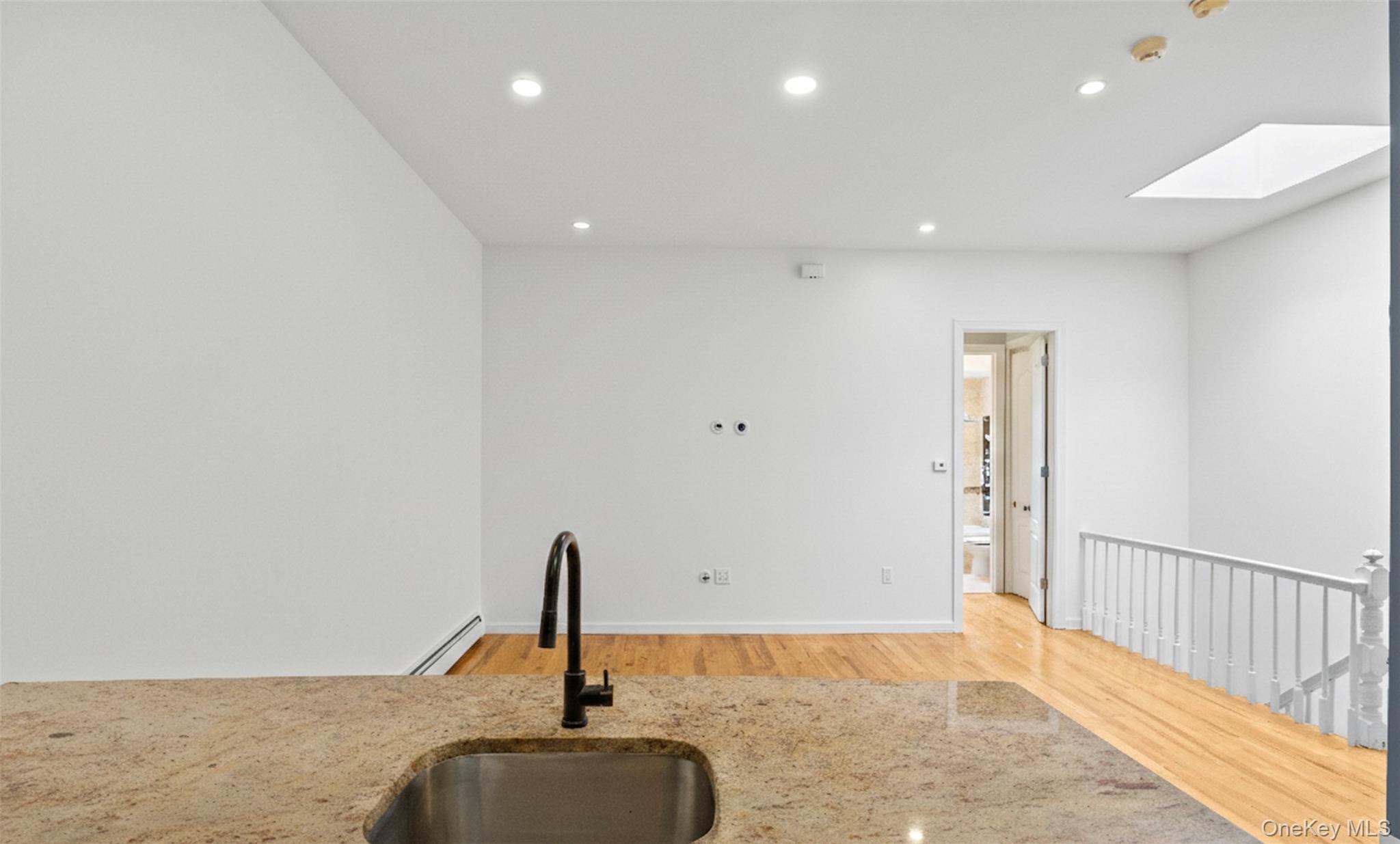 255 Lincoln Avenue, Brooklyn, NY 11208