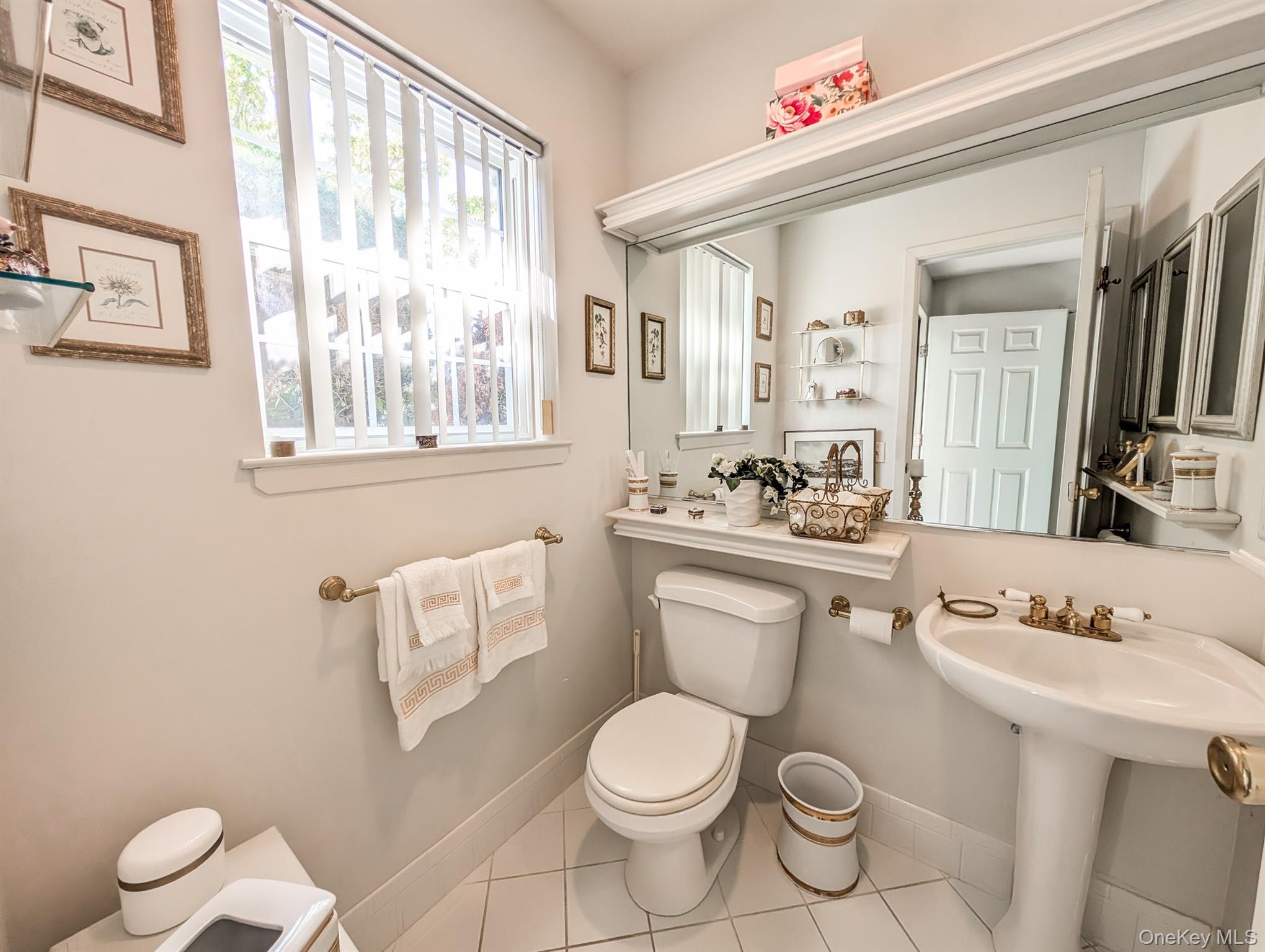 139 Erin Lane, East Setauket, NY 11733