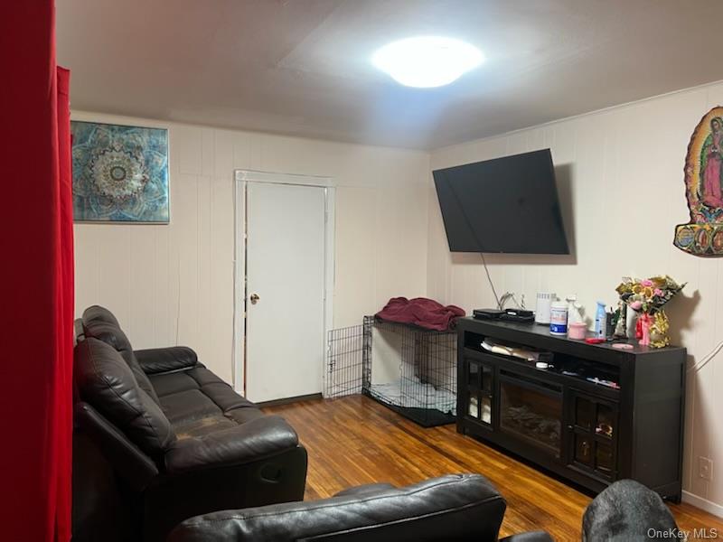 19 Hewes Street, Brentwood, NY 11717