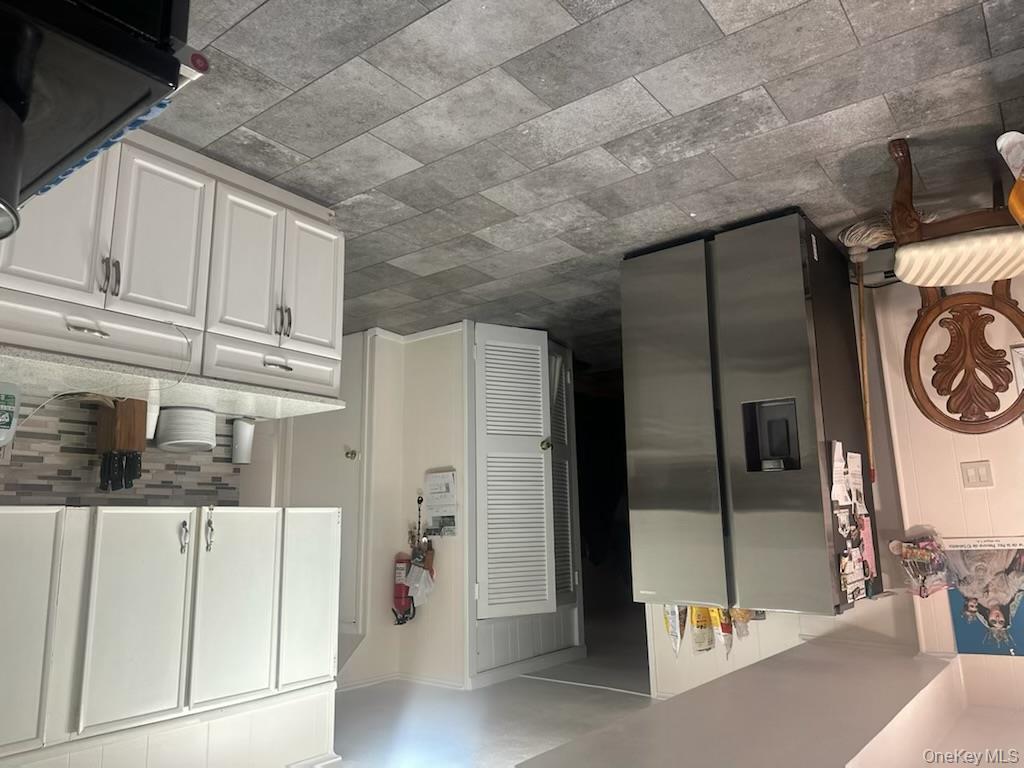 19 Hewes Street, Brentwood, NY 11717