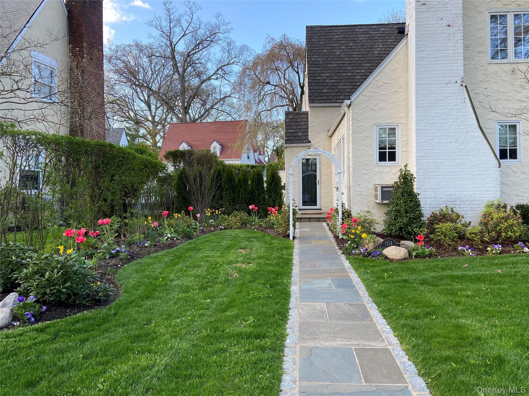 1114 Washington Avenue, Pelham, NY 10803