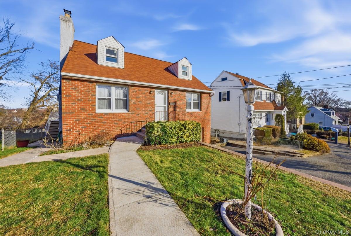 54 Staunton Street, Yonkers, NY 10704