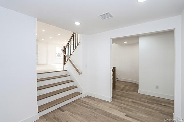 92 Kings Walk, Massapequa Park, NY 11762