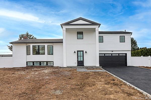 92 Kings Walk, Massapequa Park, NY 11762