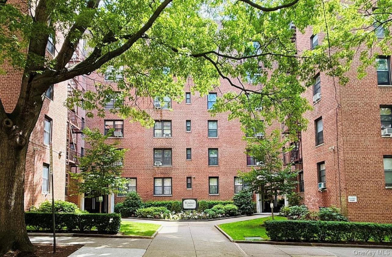 2 Windsor Terrace # 4C, White Plains, NY 10601