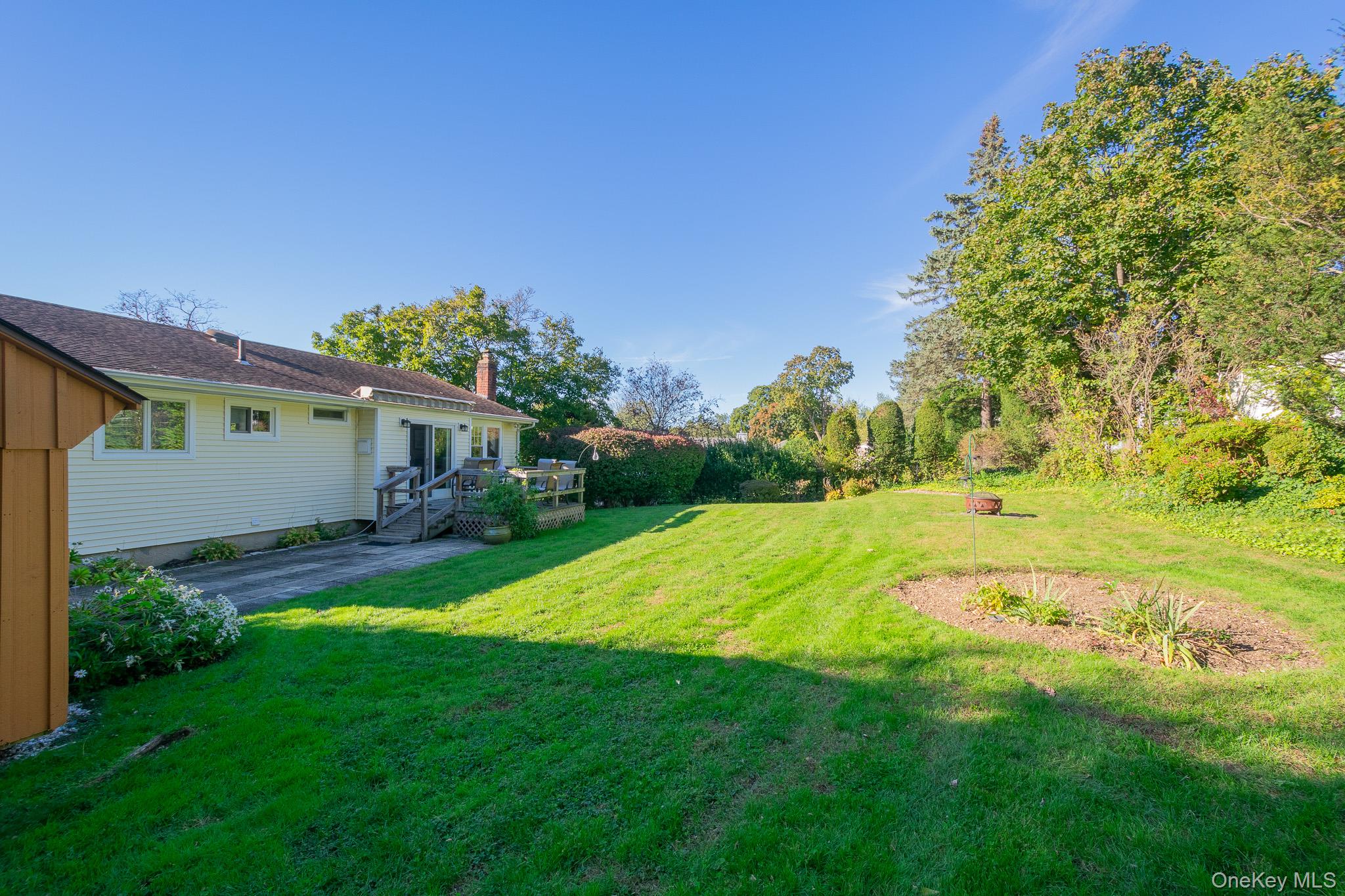 4 Manchester Drive, Bethpage, NY 11714