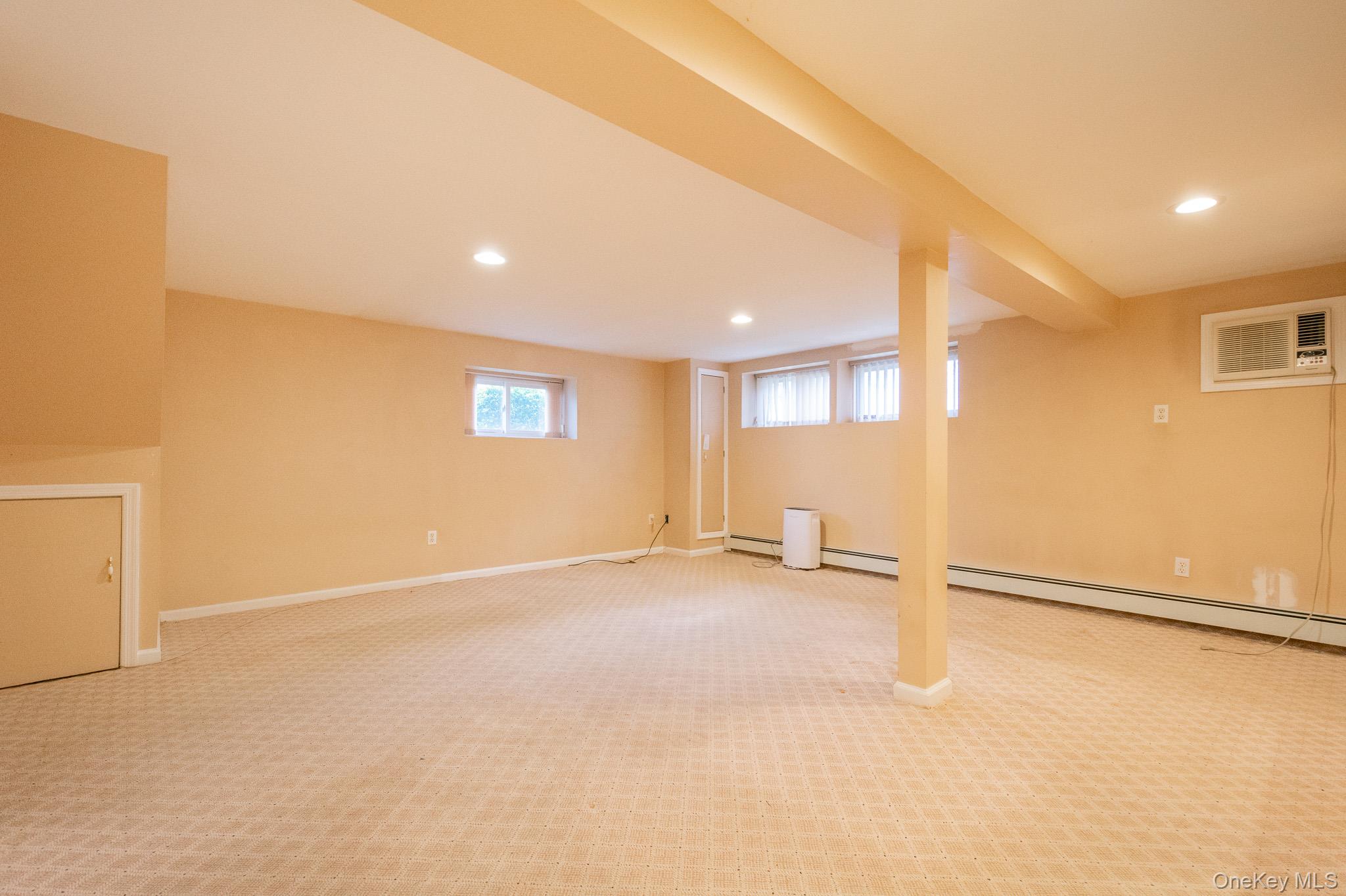 4 Manchester Drive, Bethpage, NY 11714