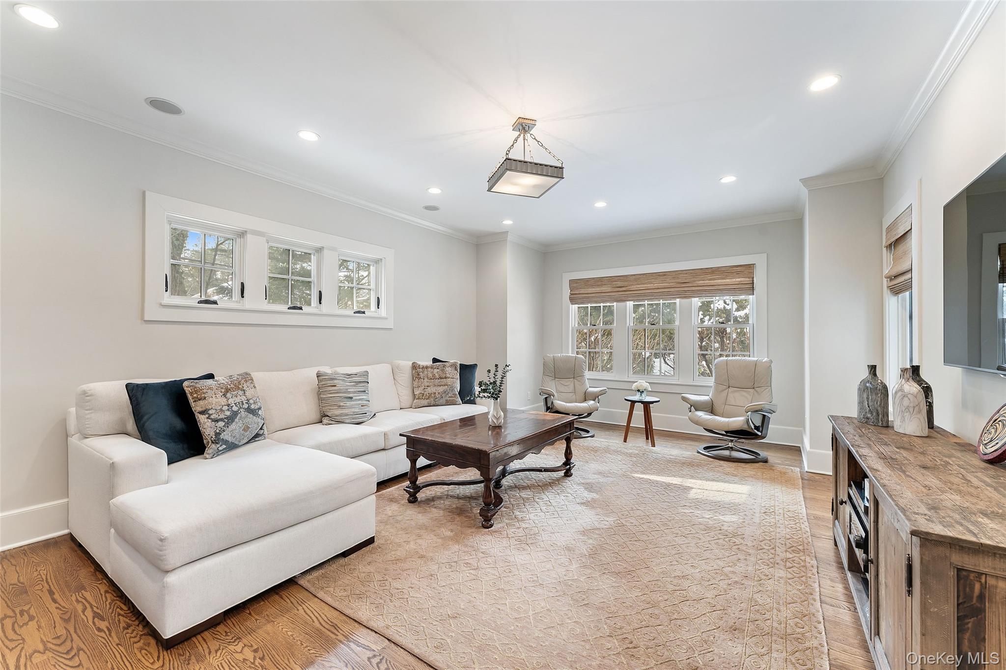 1 Elmdorf Drive, Scarsdale, NY 10583