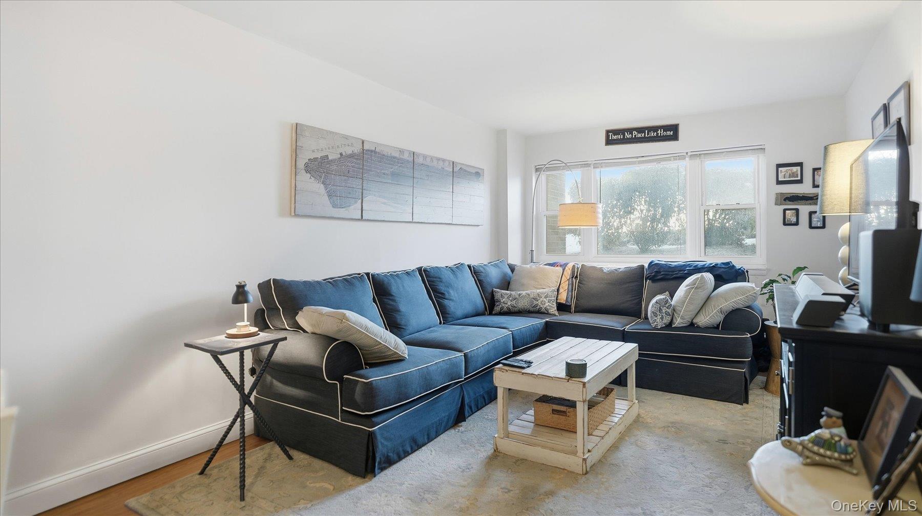 10 Lenox Road # 1G, Rockville Centre, NY 11570