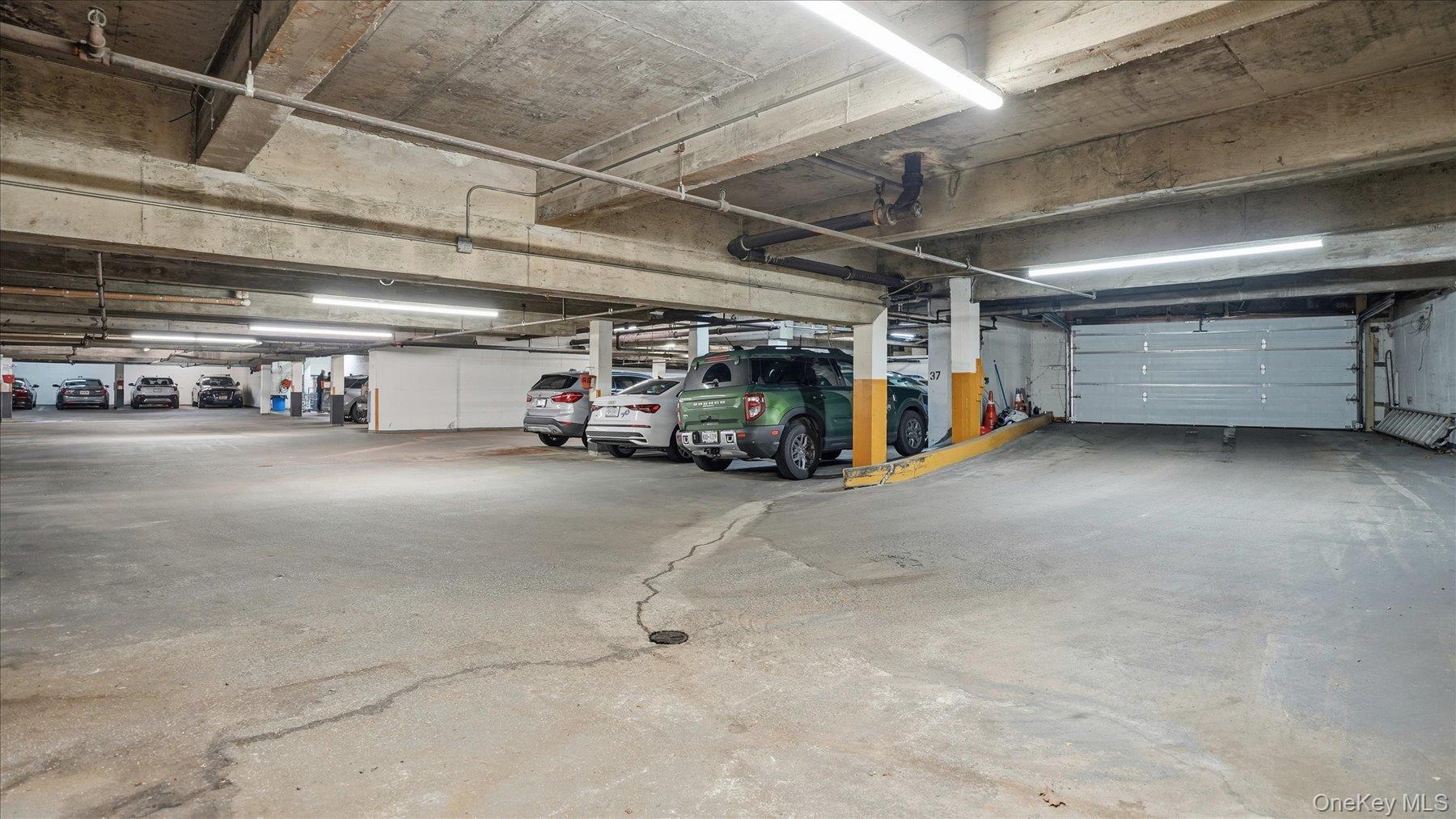 10 Lenox Road # 1G, Rockville Centre, NY 11570