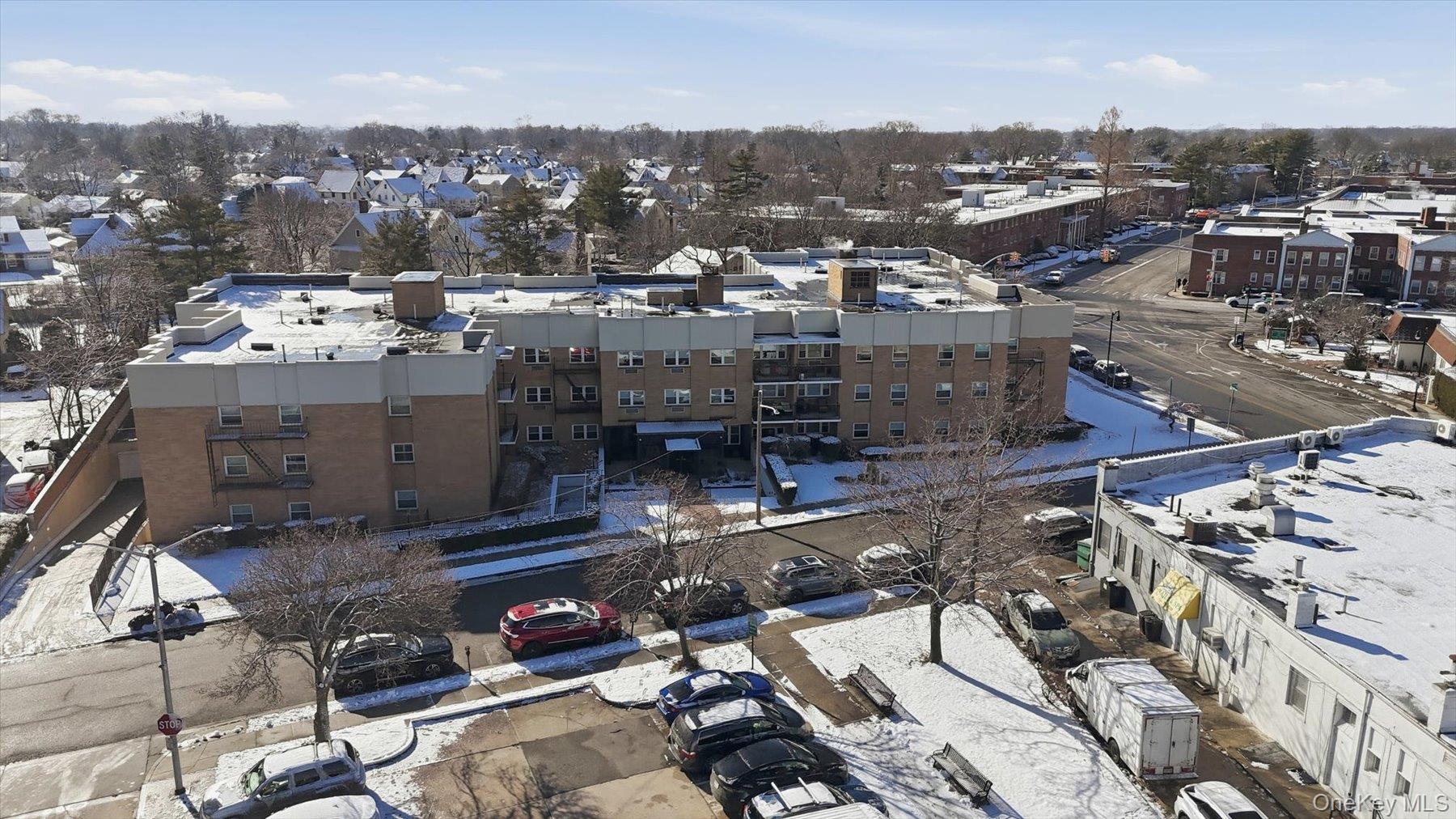 10 Lenox Road # 1G, Rockville Centre, NY 11570