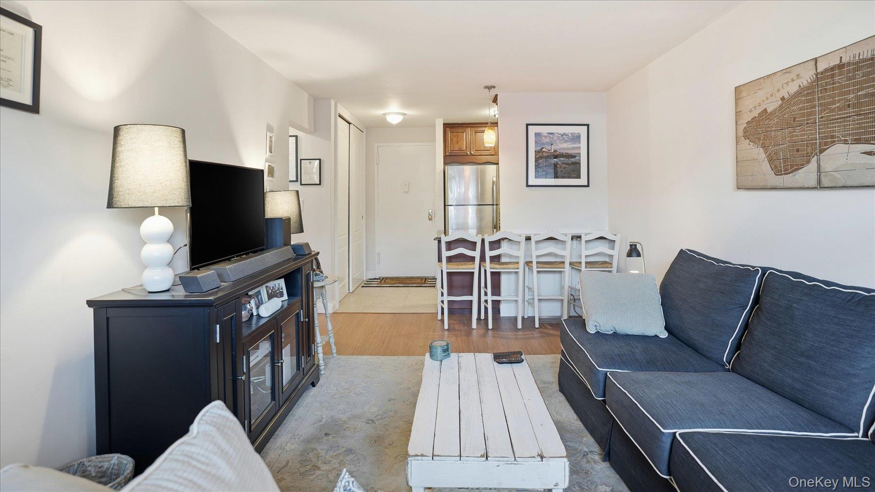 10 Lenox Road # 1G, Rockville Centre, NY 11570