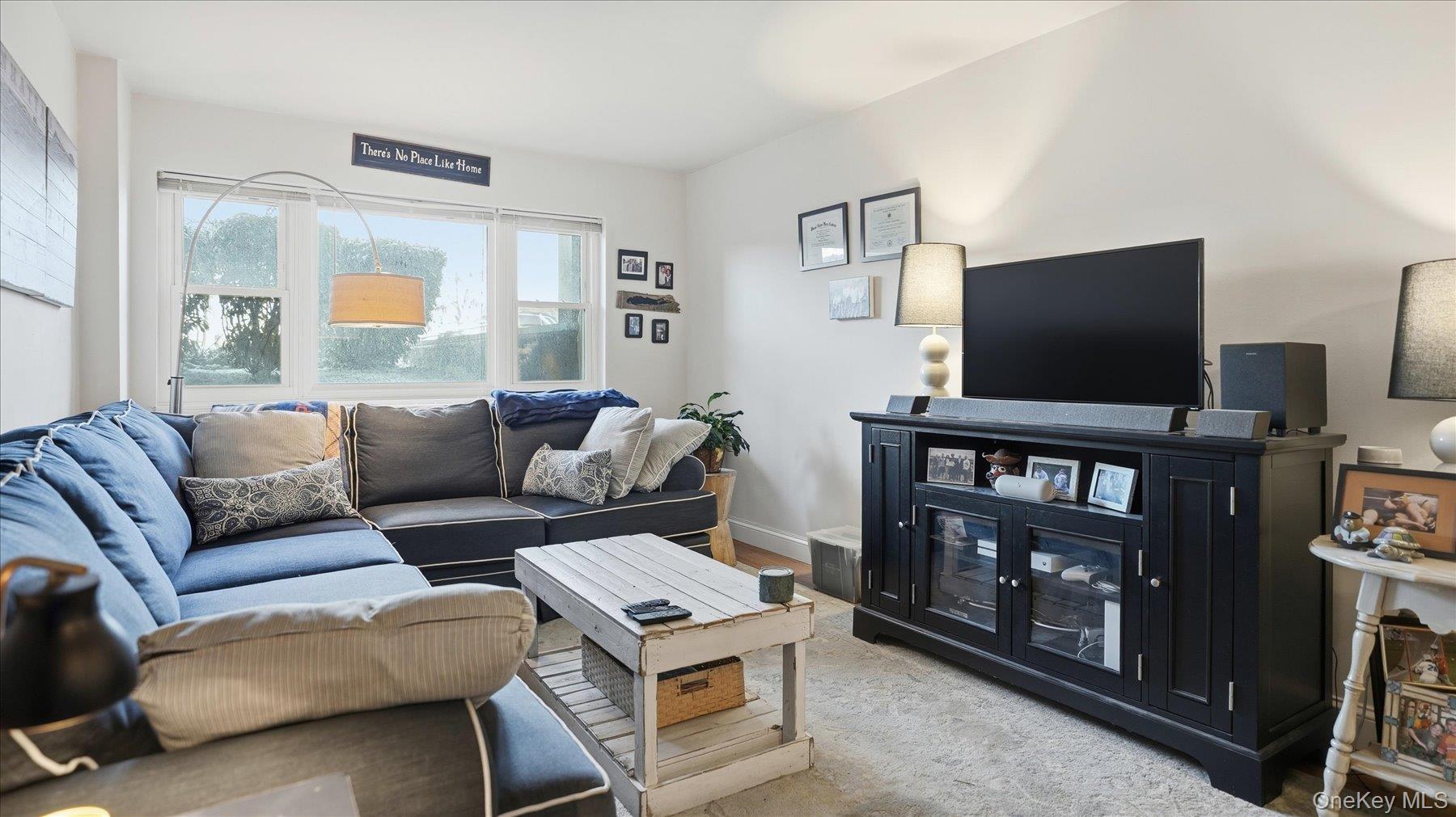 10 Lenox Road # 1G, Rockville Centre, NY 11570