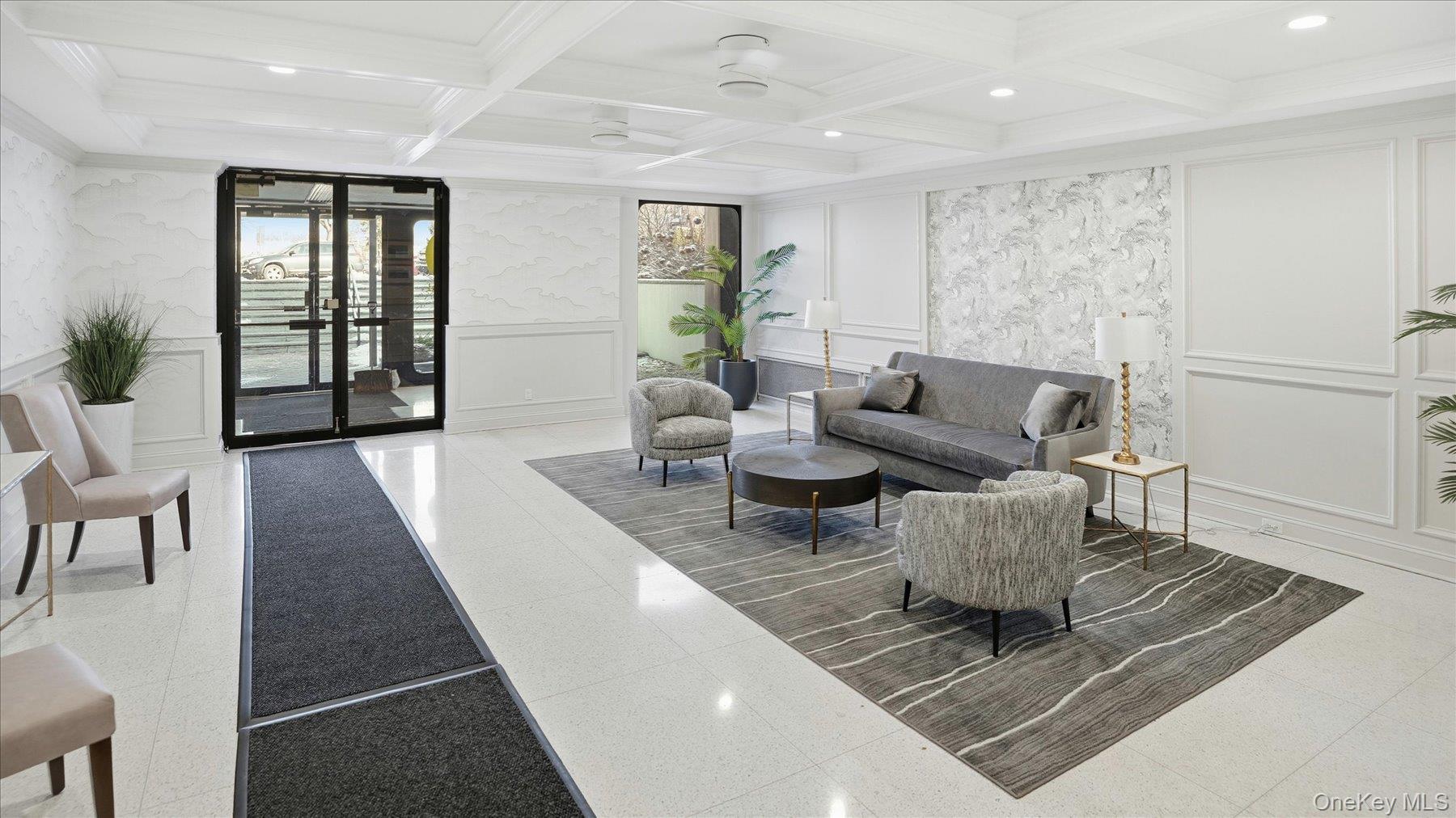 10 Lenox Road # 1G, Rockville Centre, NY 11570