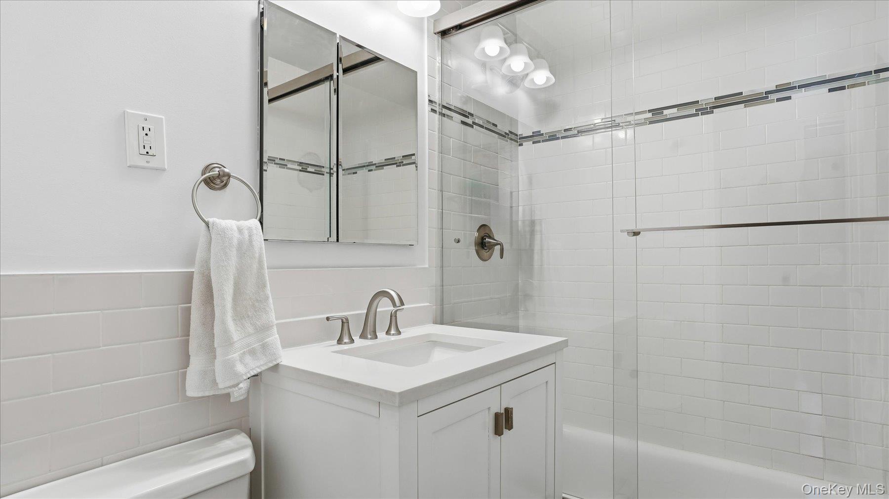 10 Lenox Road # 1G, Rockville Centre, NY 11570