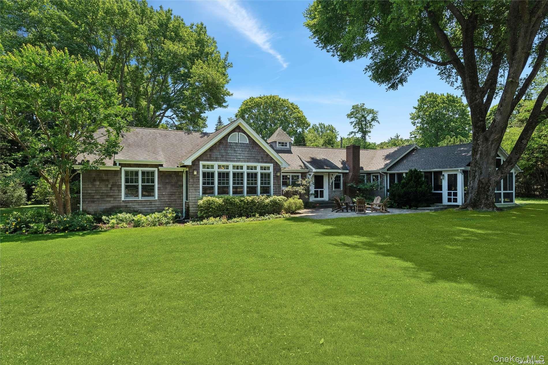 695 Main Street, Westhampton Beach, NY 11978