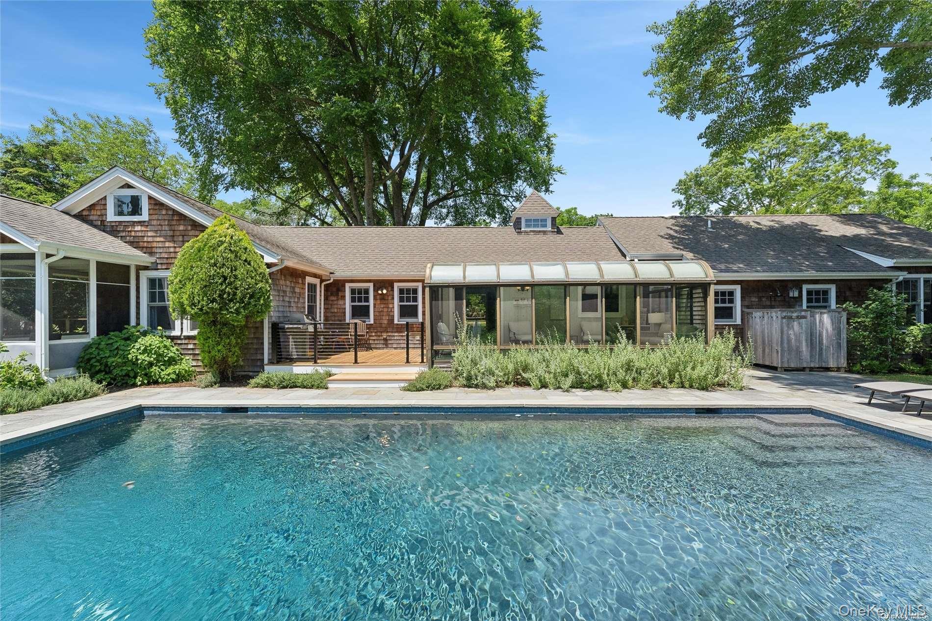 695 Main Street, Westhampton Beach, NY 11978