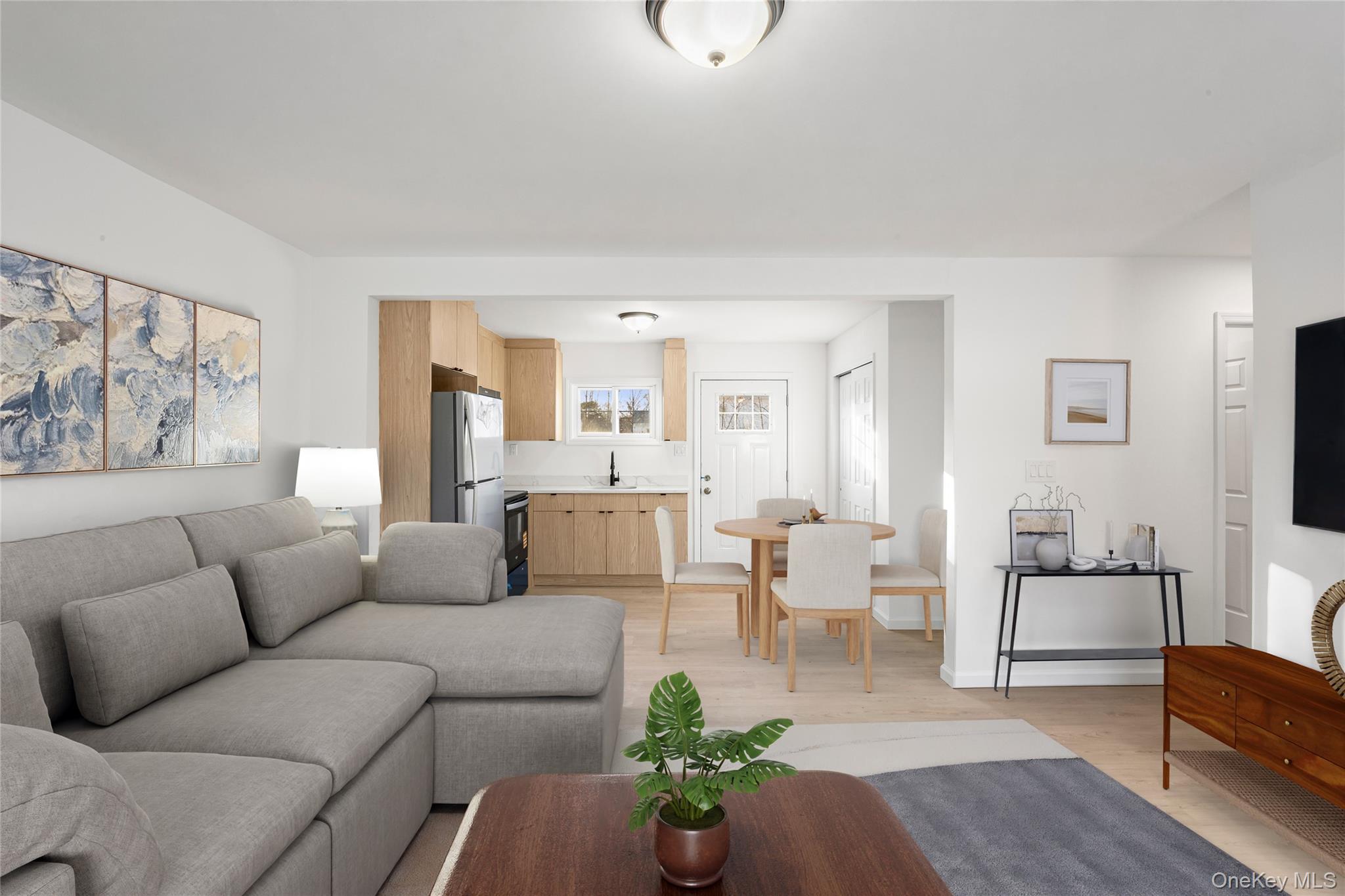 818 Meade Avenue, Bellport, NY 11713