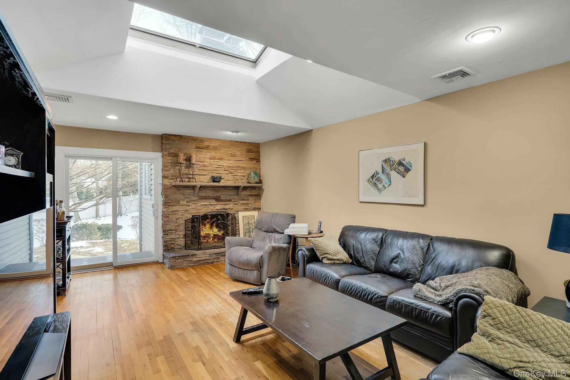 48 Randolph Drive, Dix Hills, NY 11746