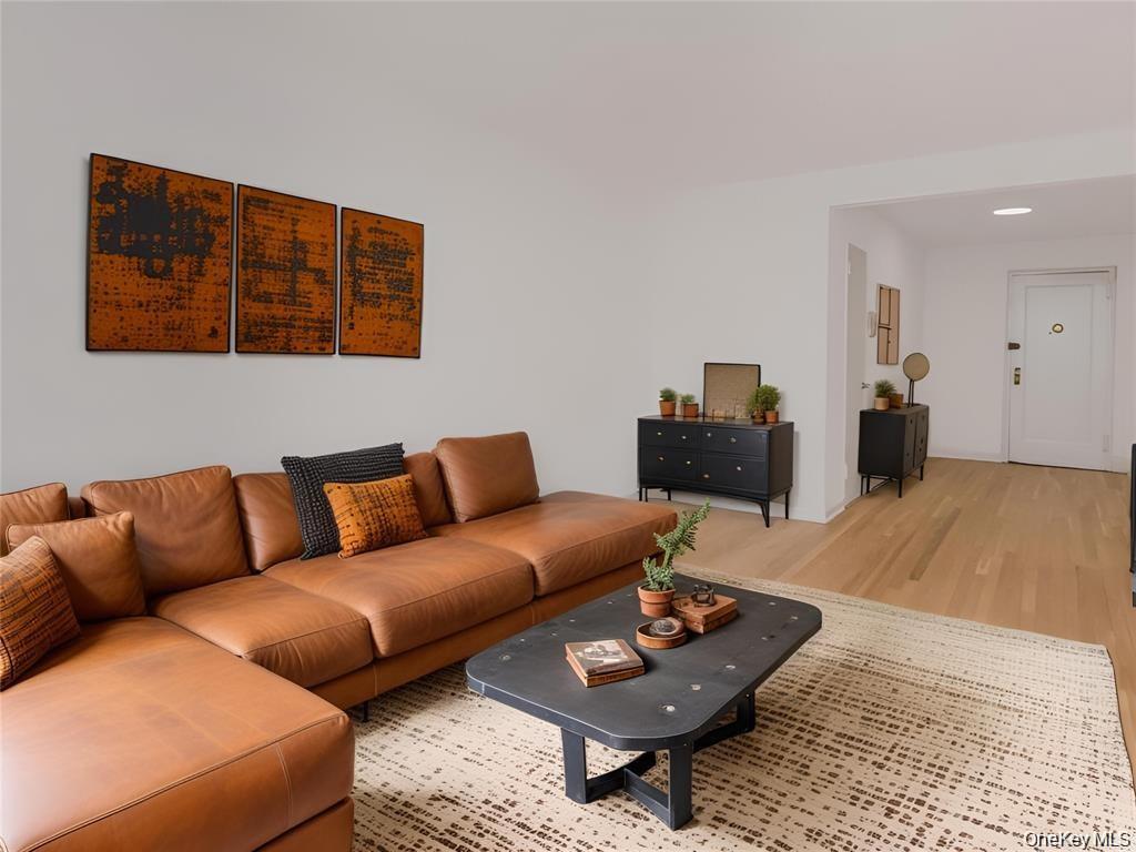 2104 Holland Avenue # 4H, Bronx, NY 10462