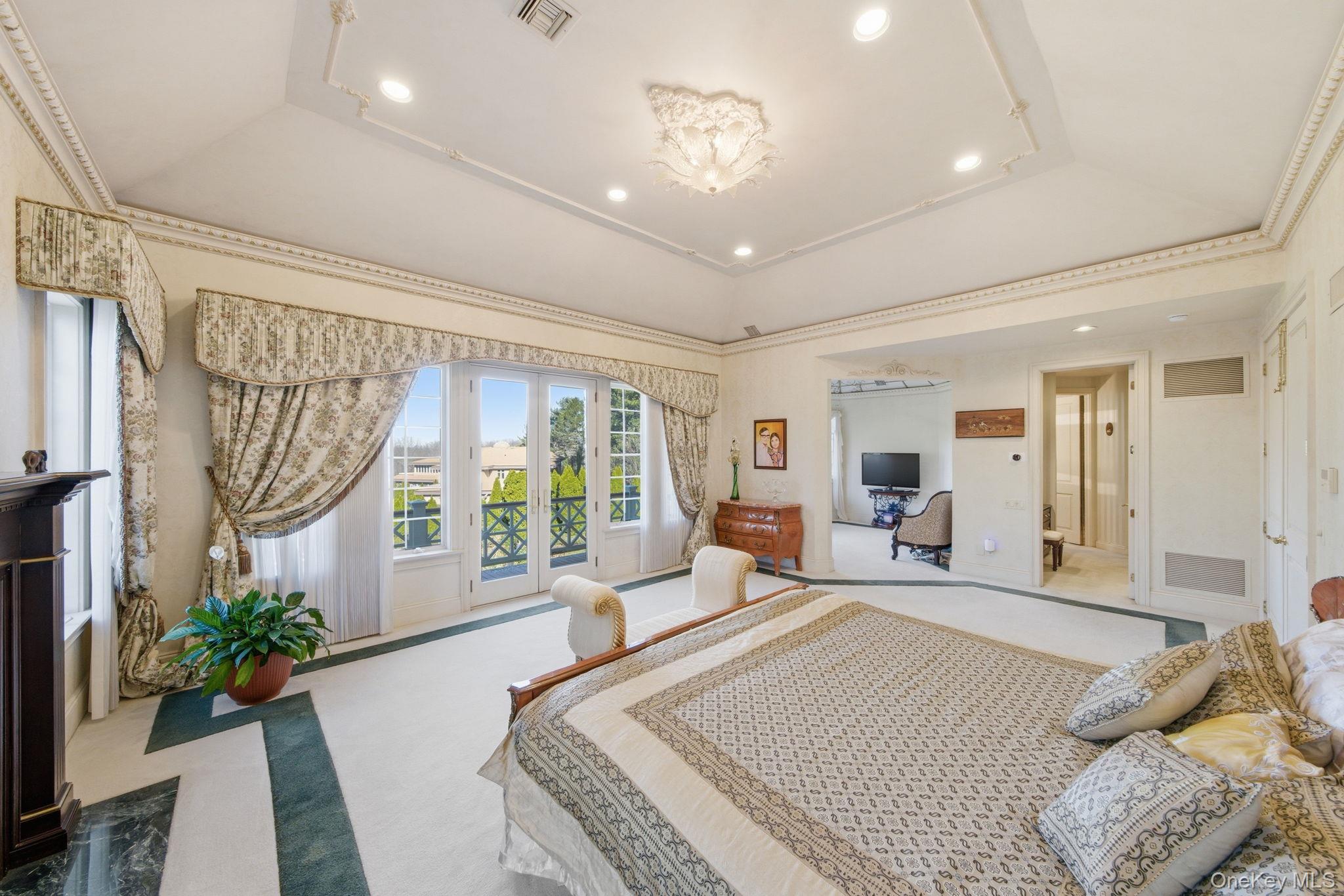 19 Cobblestone Court, Centerport, NY 11721