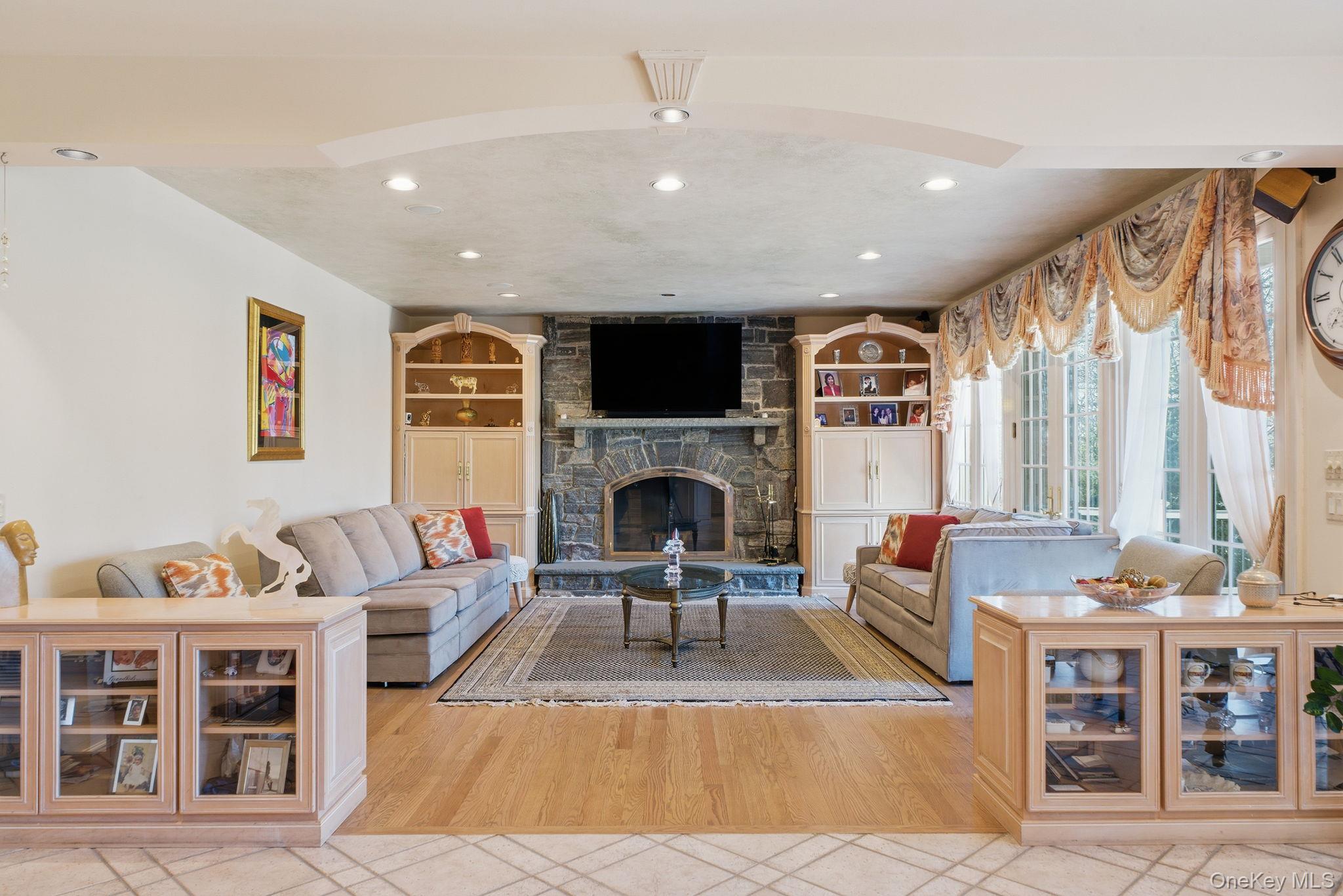 19 Cobblestone Court, Centerport, NY 11721