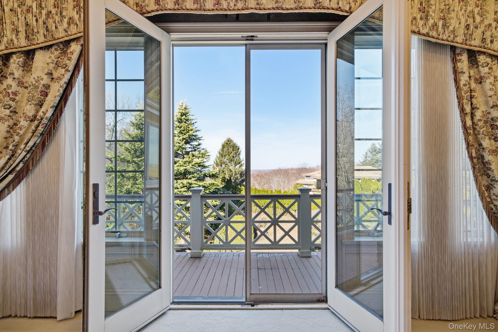 19 Cobblestone Court, Centerport, NY 11721