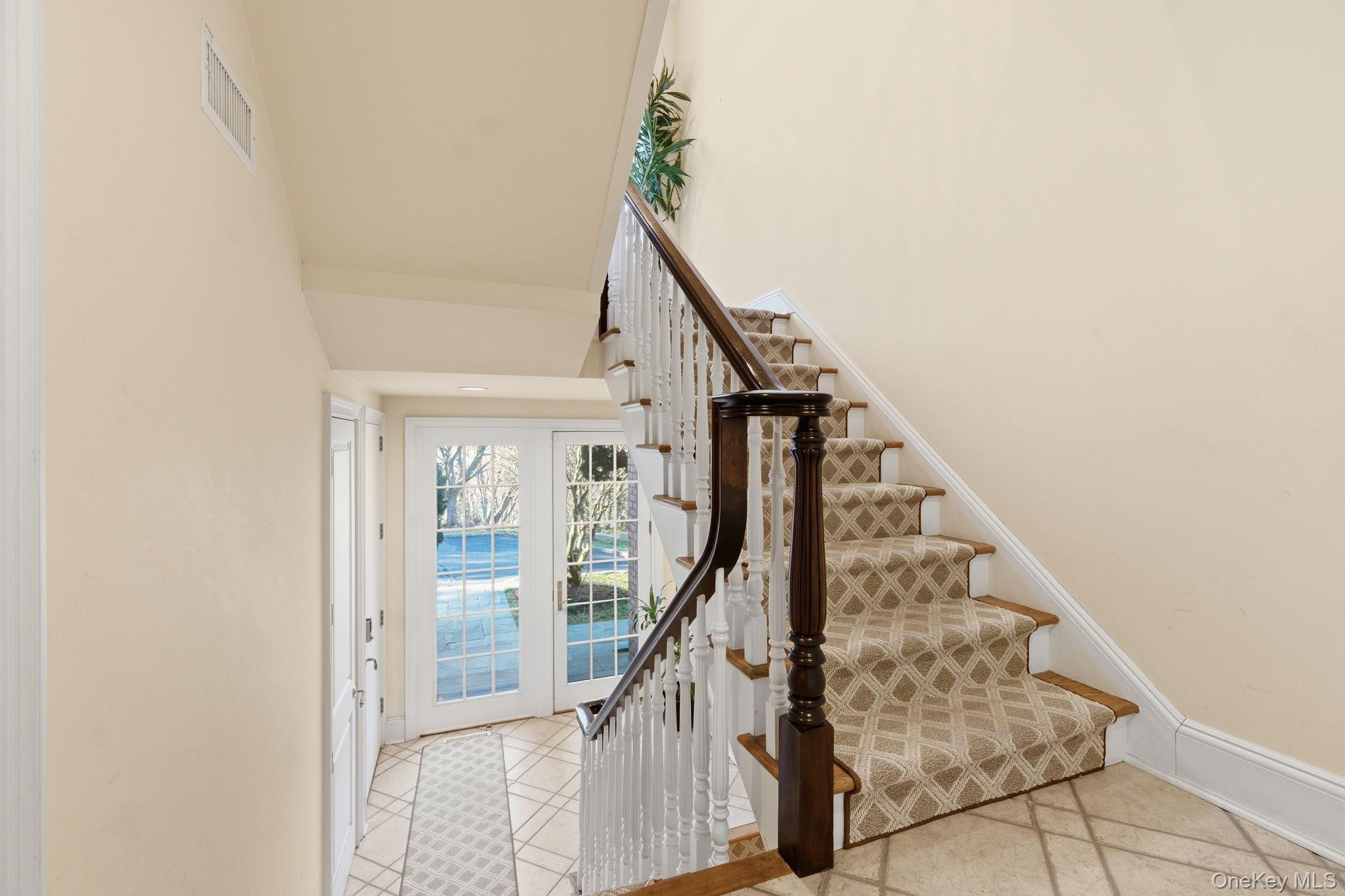 19 Cobblestone Court, Centerport, NY 11721