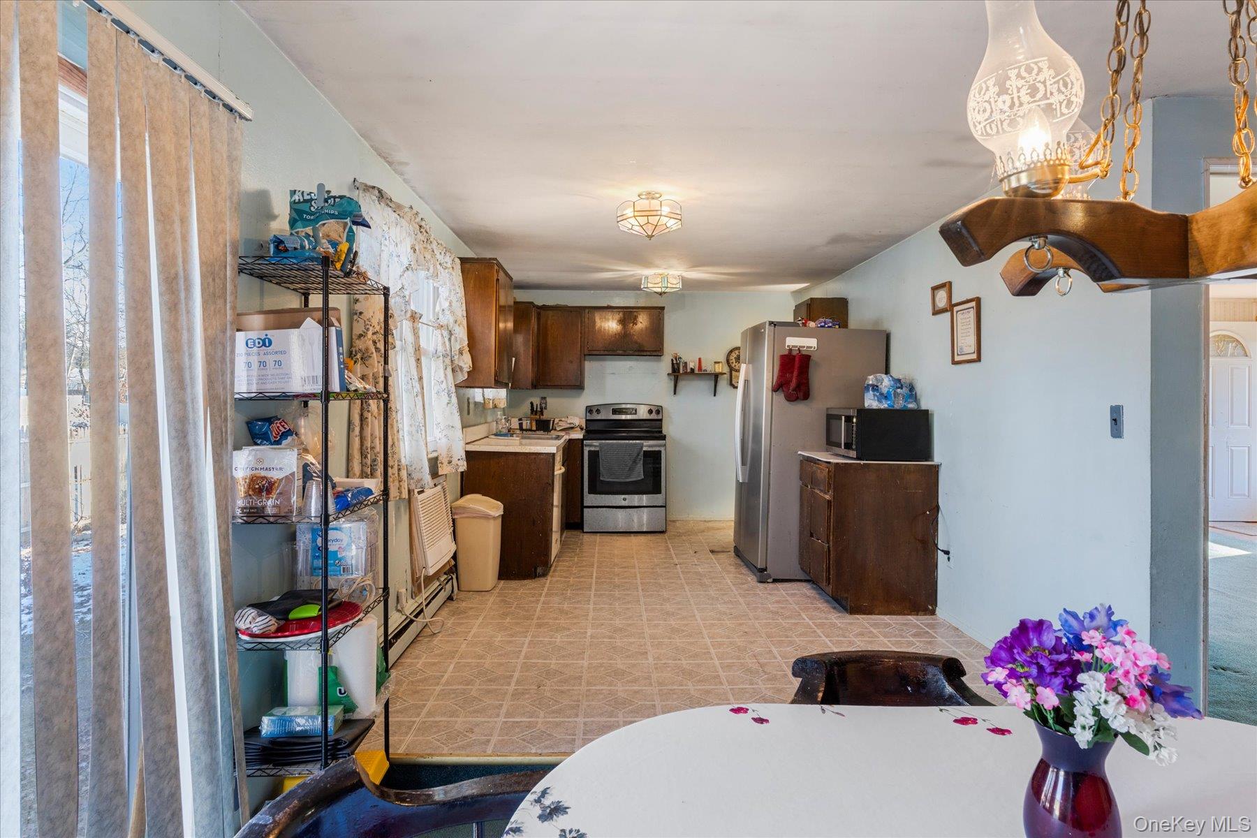 9 W 8th Street, Ronkonkoma, NY 11779