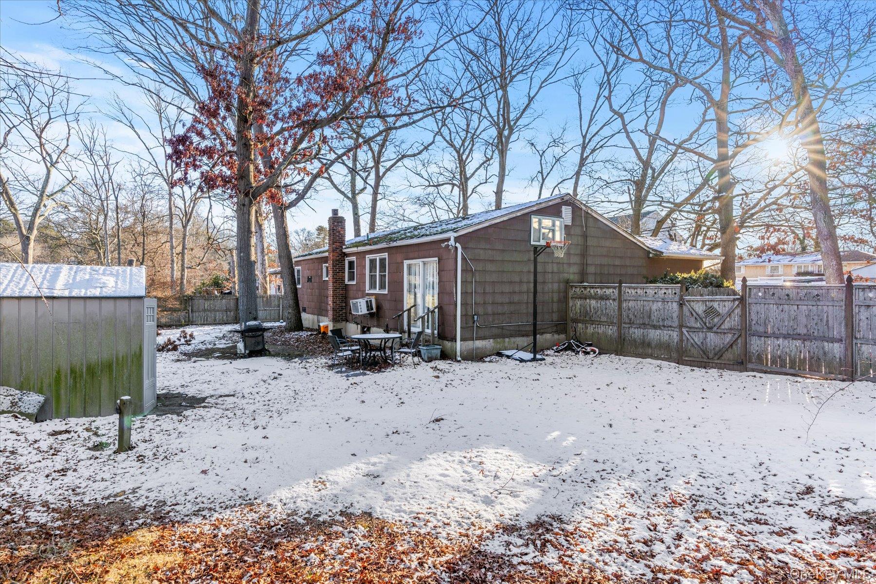 9 W 8th Street, Ronkonkoma, NY 11779