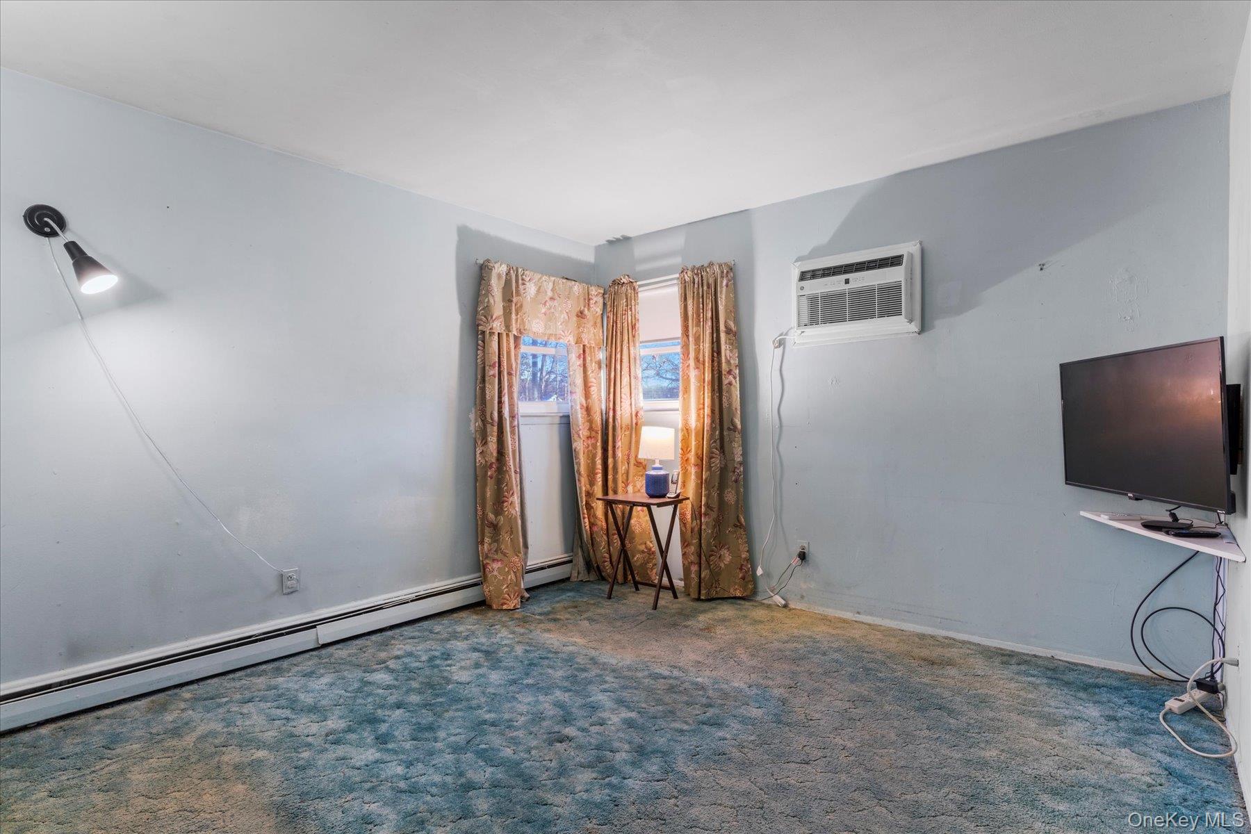 9 W 8th Street, Ronkonkoma, NY 11779