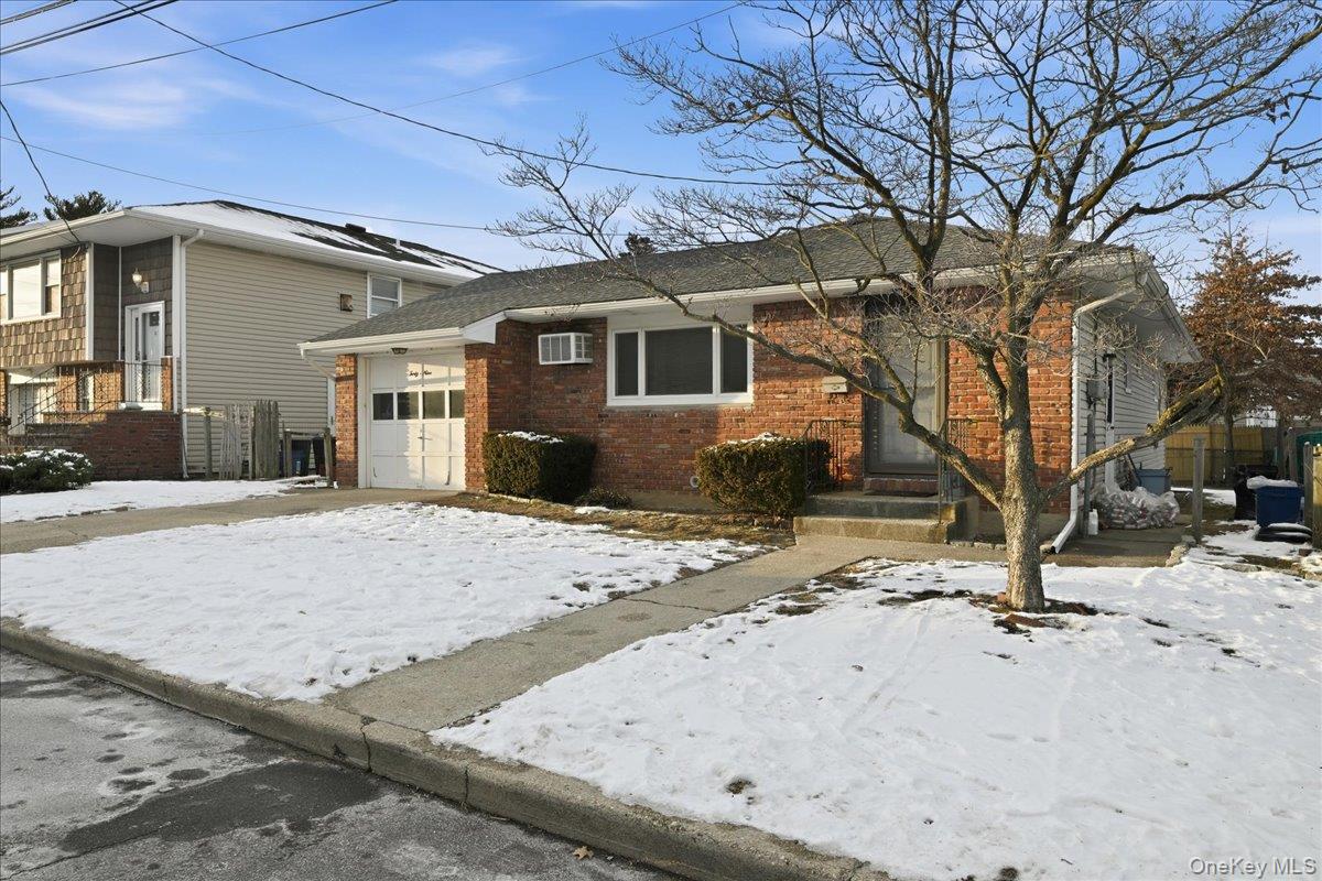 49 Atlantic Avenue, Carle Place, NY 11514