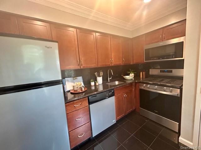 1 Country Club Drive # C, Coram, NY 11727