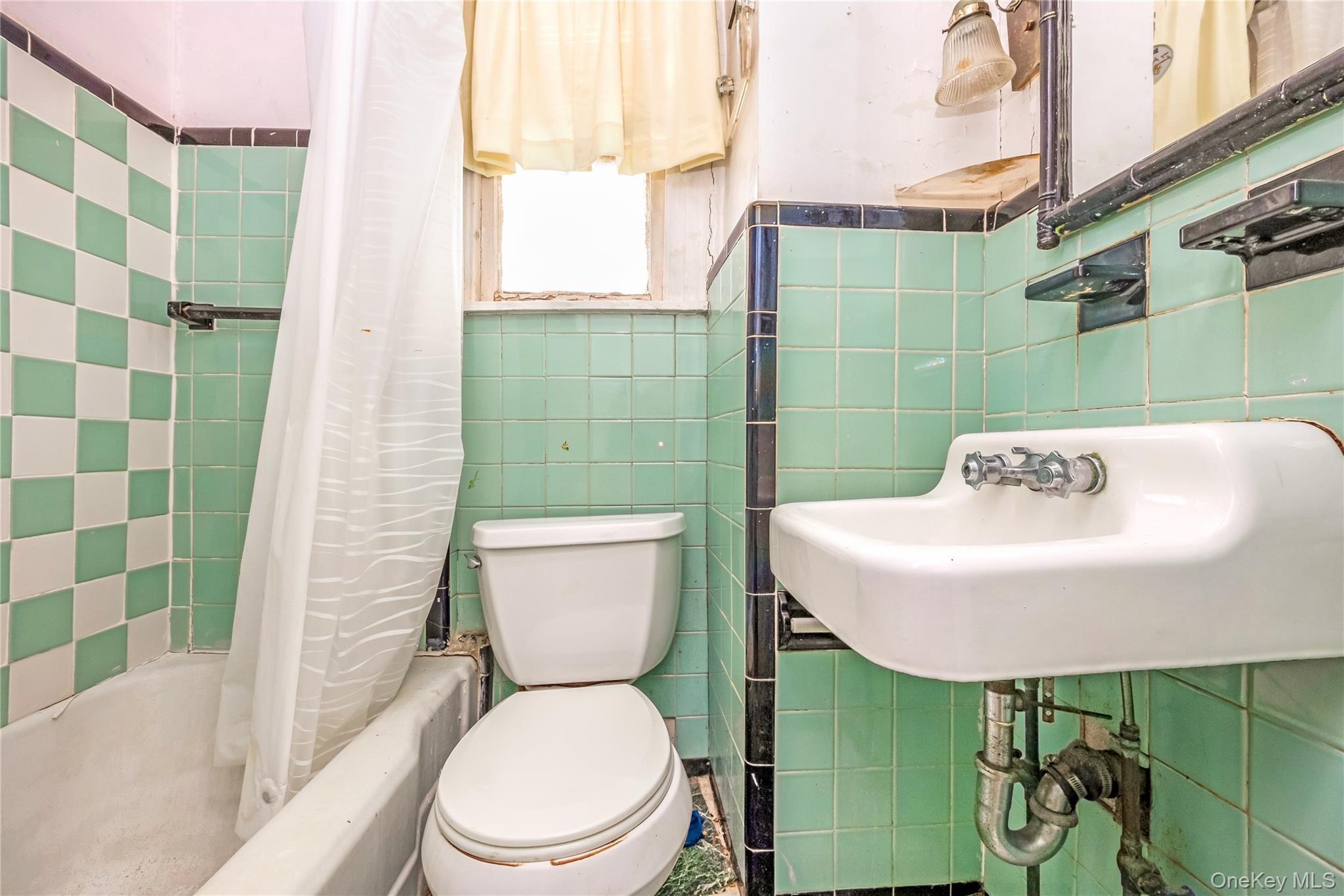 24018 144th Avenue, Rosedale, NY 11422