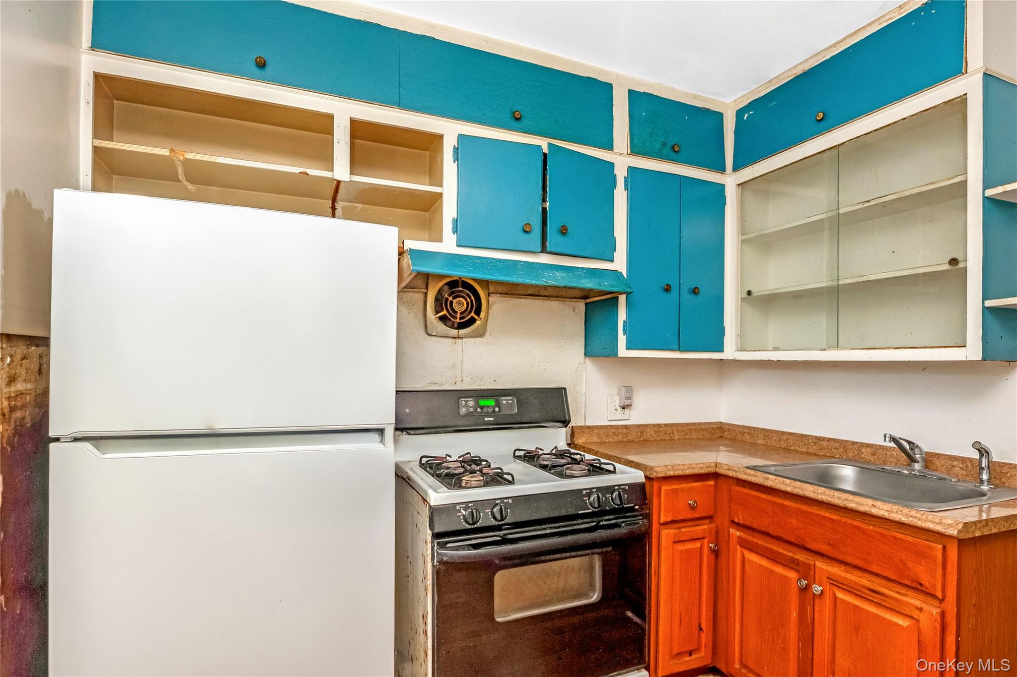 24018 144th Avenue, Rosedale, NY 11422