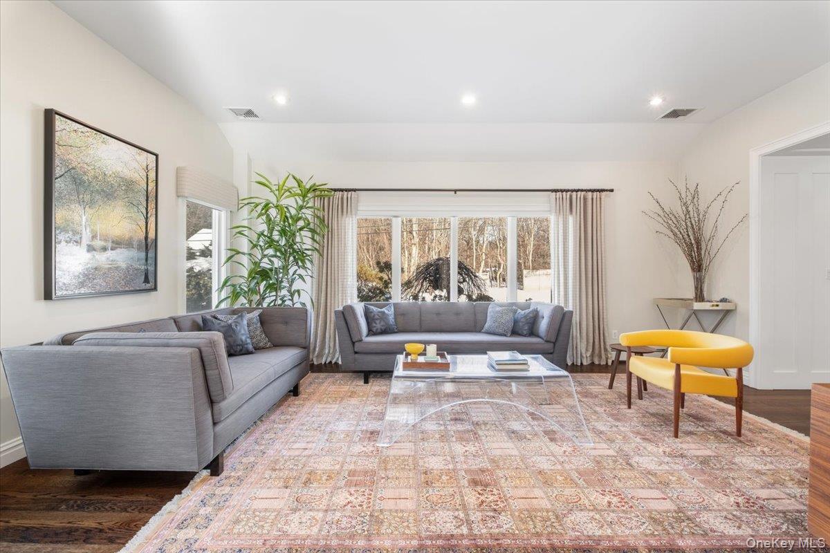 9 Thomas Lane, Scarsdale, NY 10583