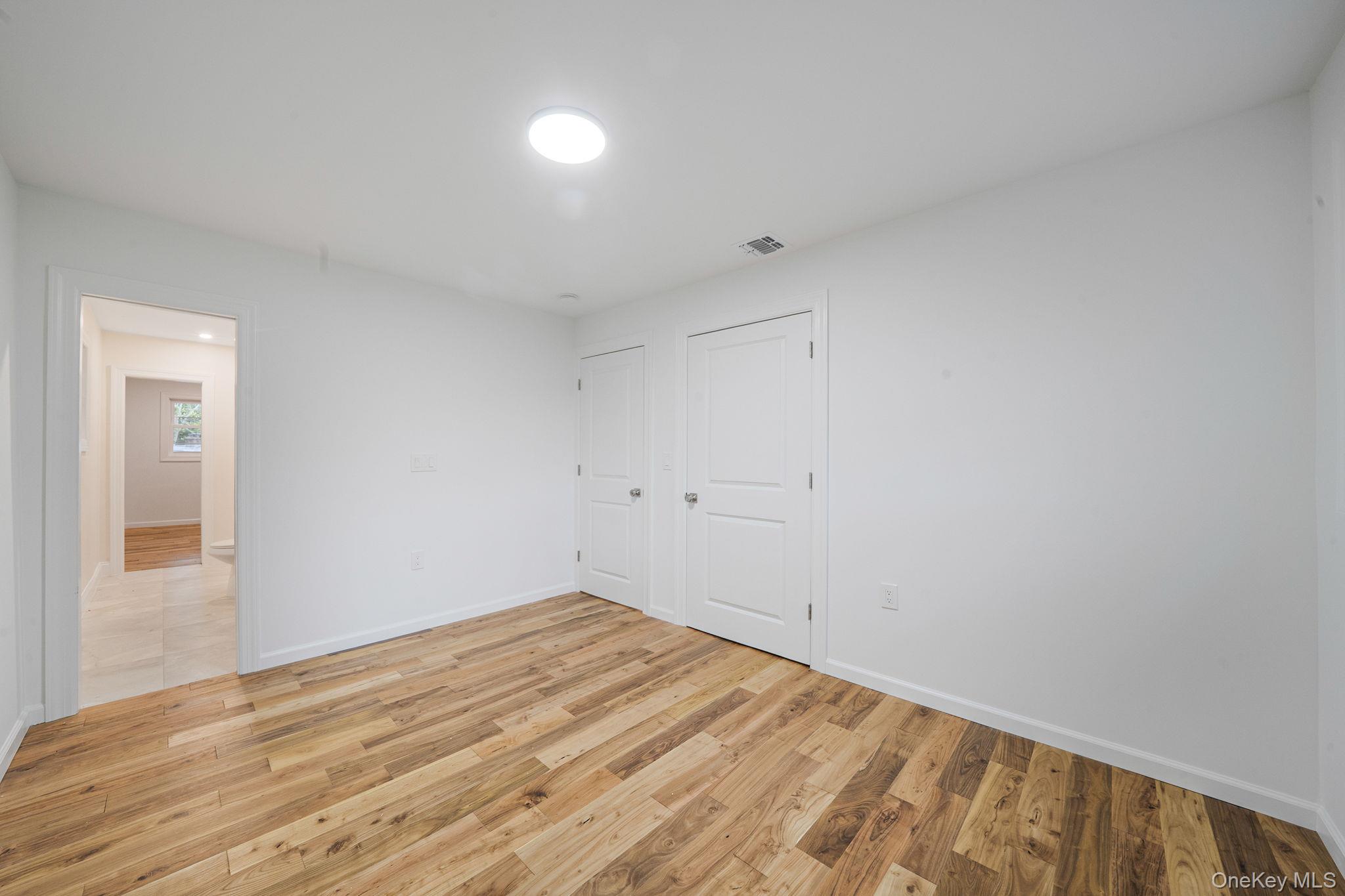 6 Connetquot Drive, Oakdale, NY 11769