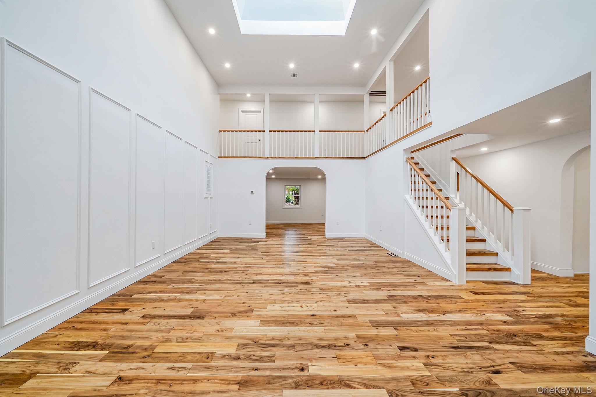 6 Connetquot Drive, Oakdale, NY 11769