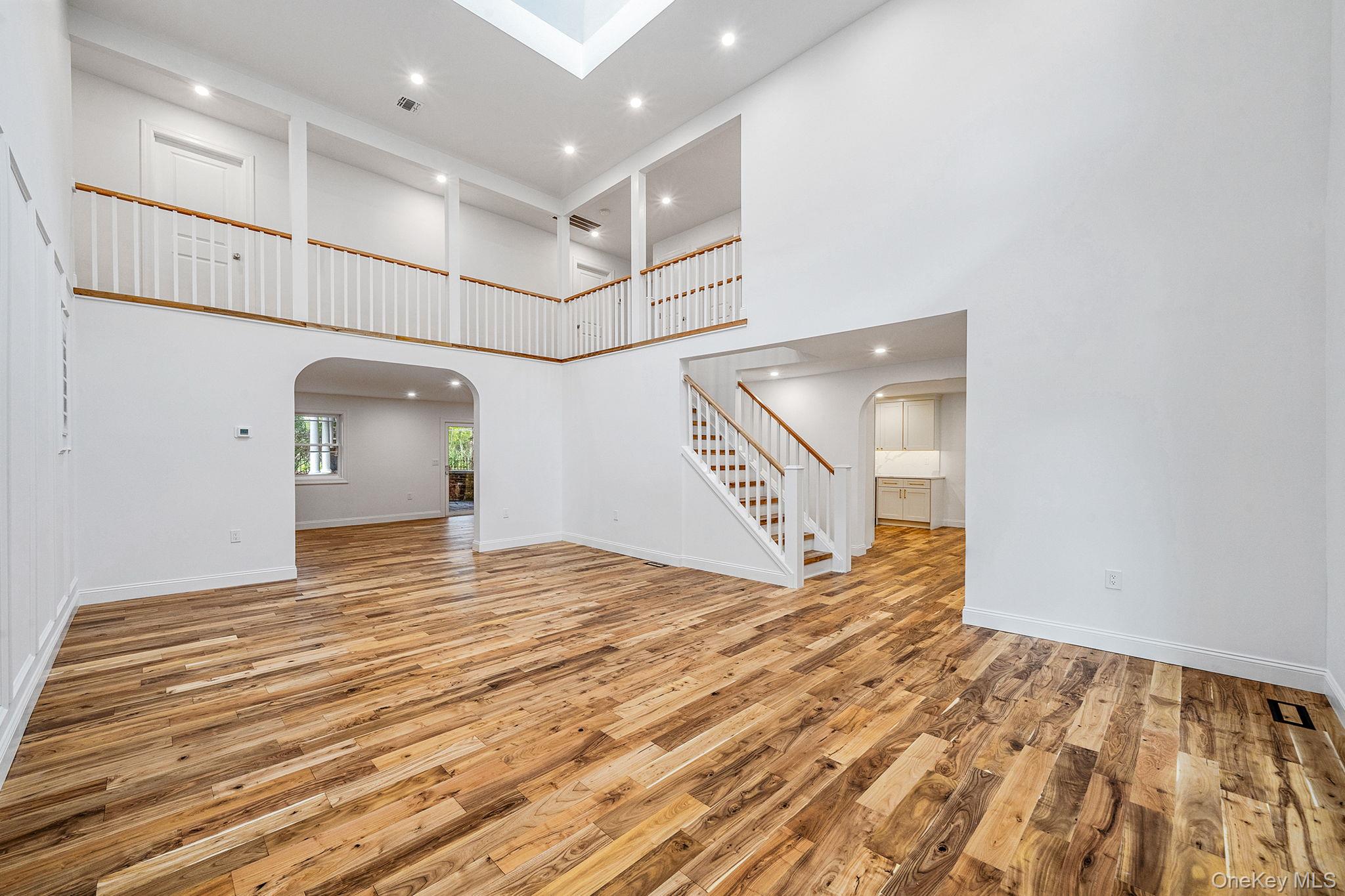 6 Connetquot Drive, Oakdale, NY 11769