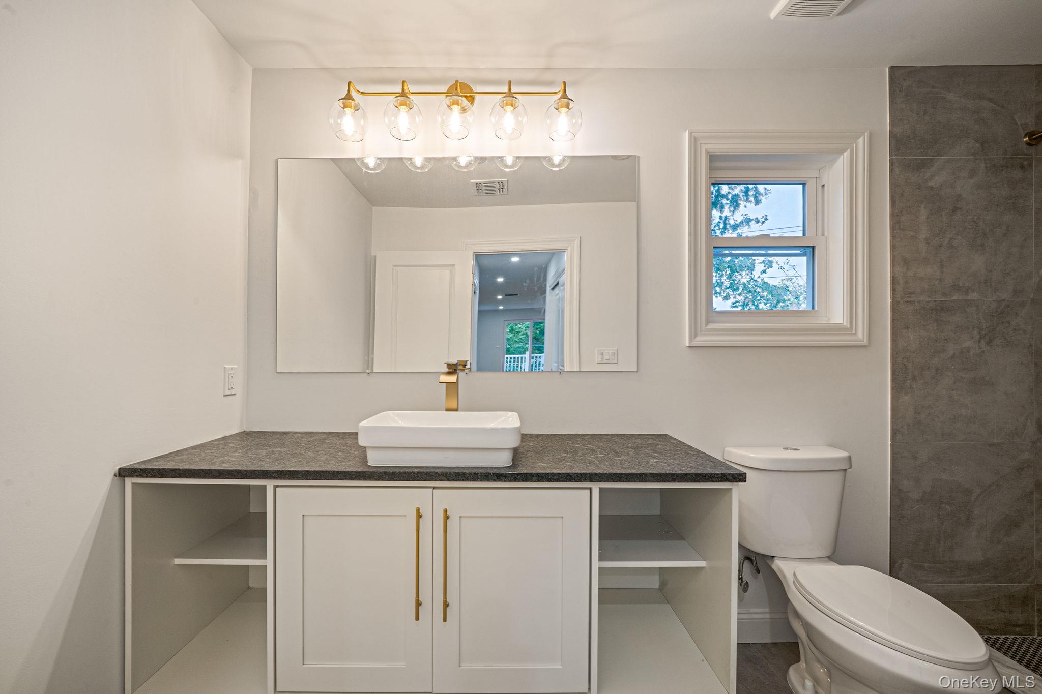 6 Connetquot Drive, Oakdale, NY 11769