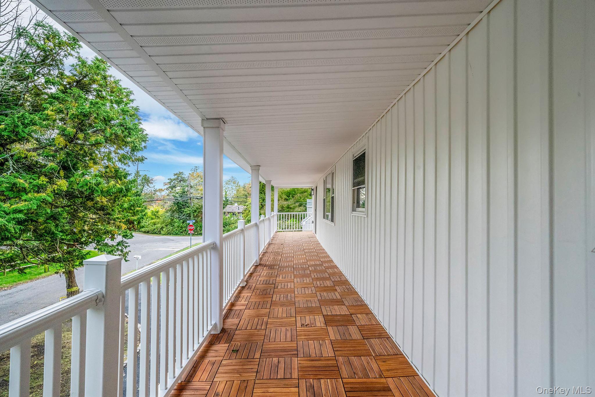 6 Connetquot Drive, Oakdale, NY 11769