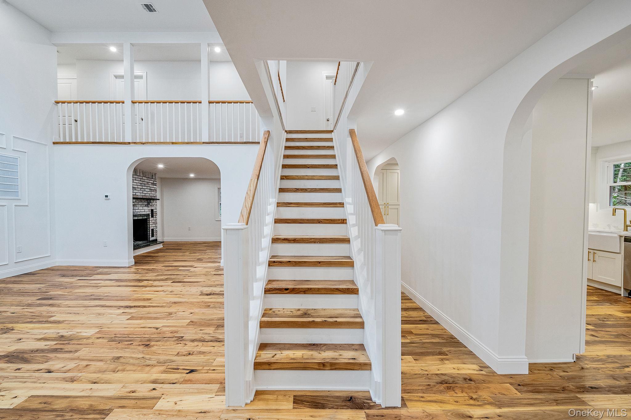 6 Connetquot Drive, Oakdale, NY 11769