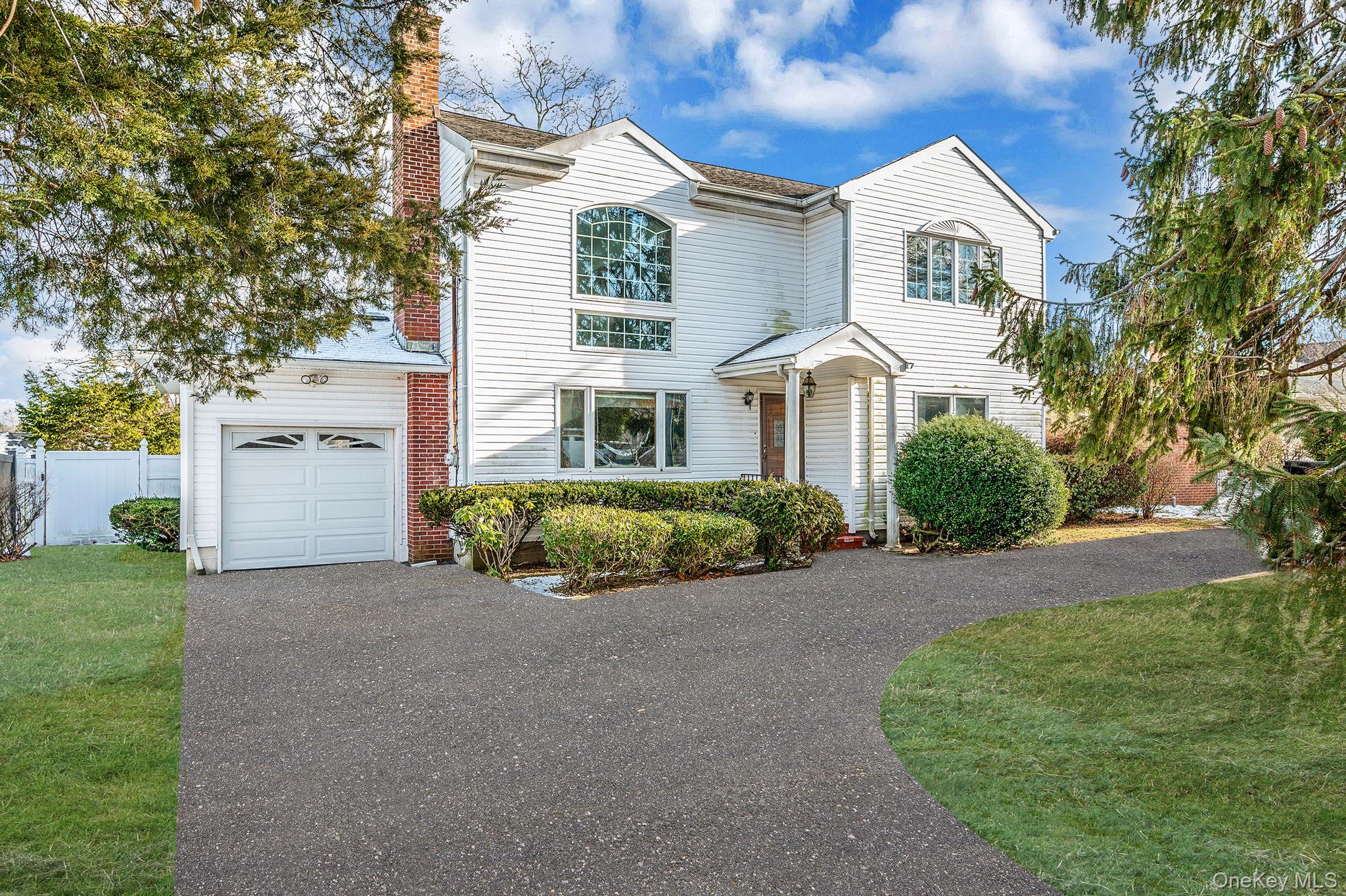 53 Hewitt Boulevard, Center Moriches, NY 11934
