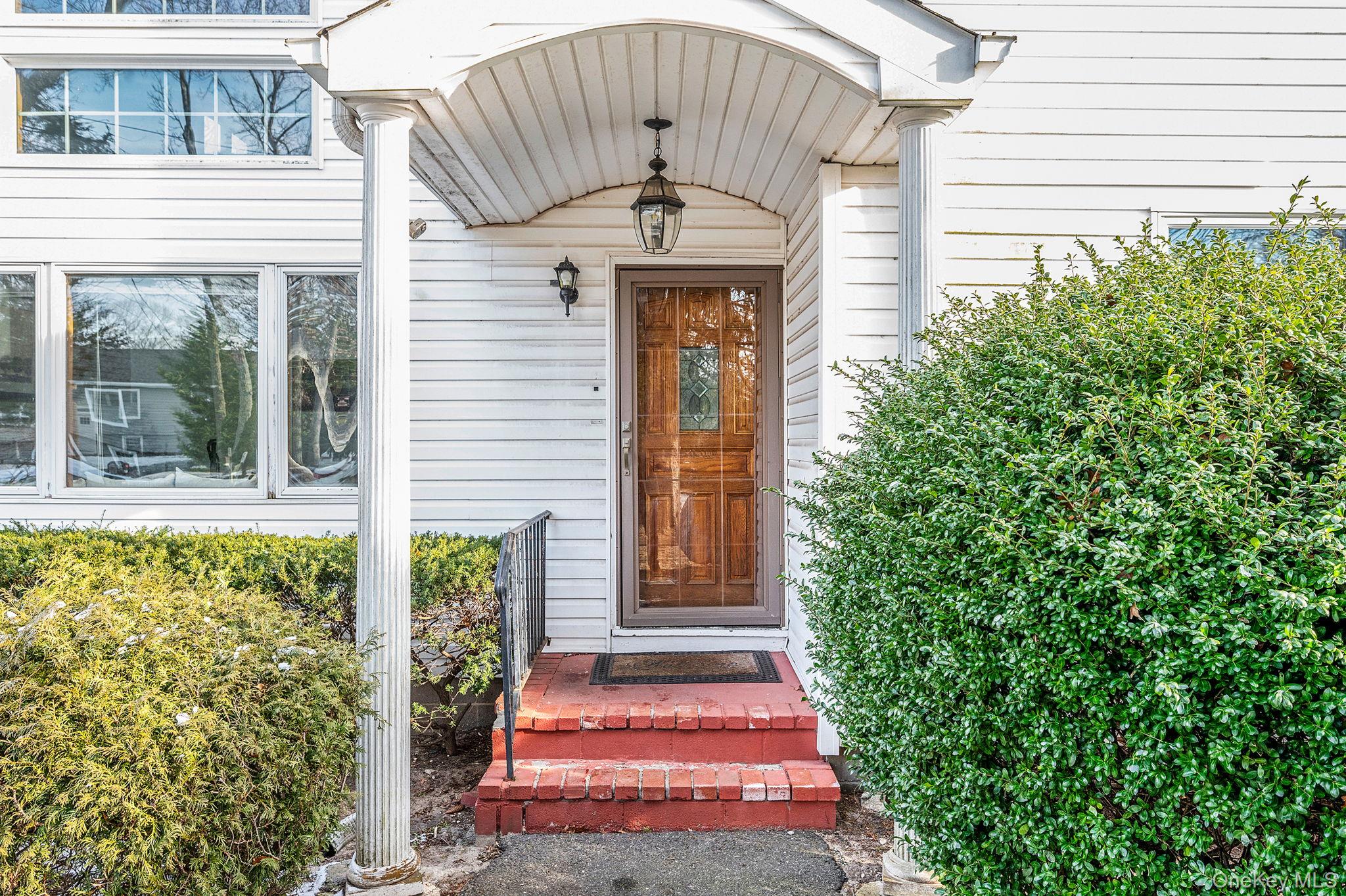 53 Hewitt Boulevard, Center Moriches, NY 11934