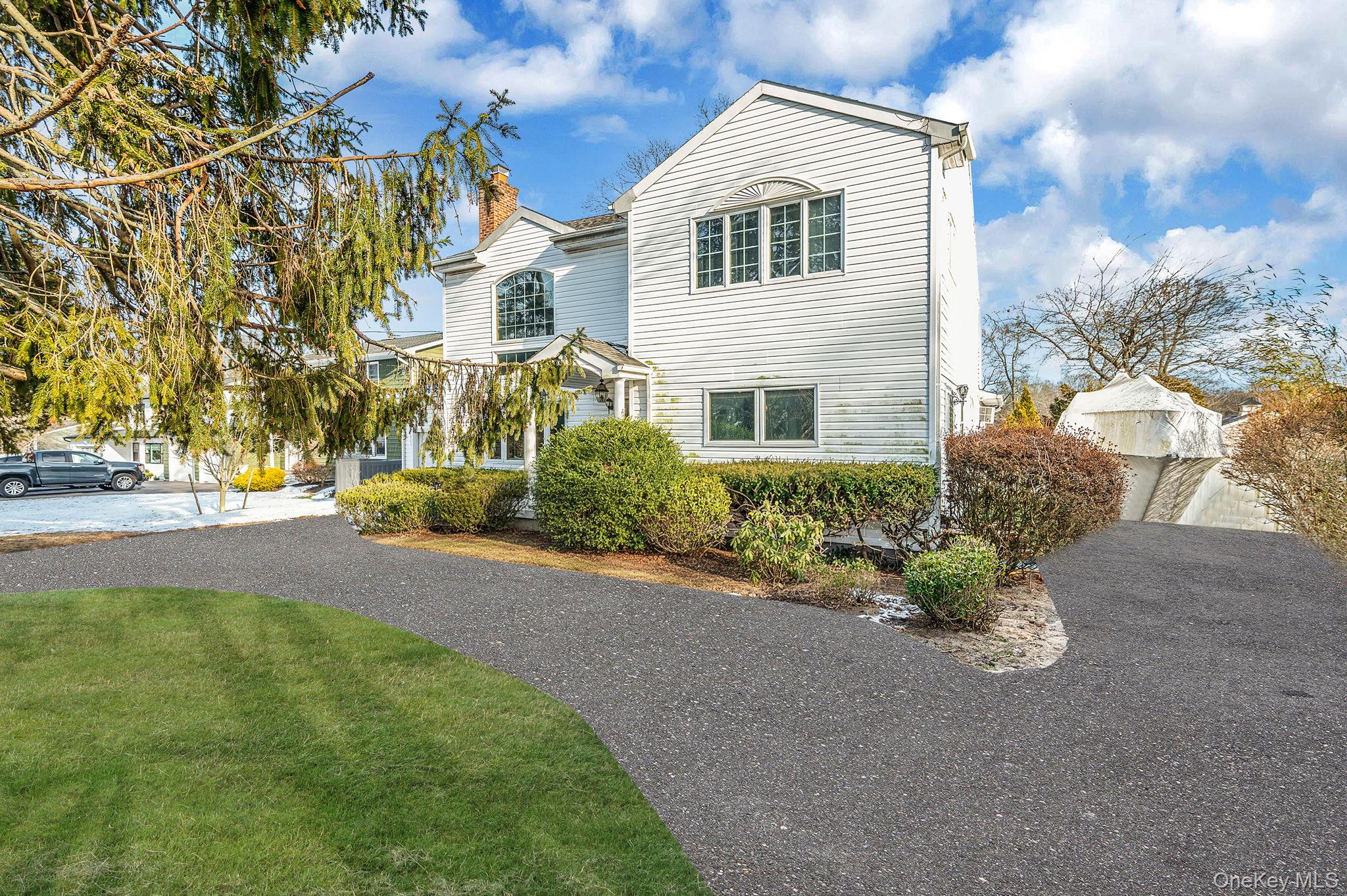 53 Hewitt Boulevard, Center Moriches, NY 11934