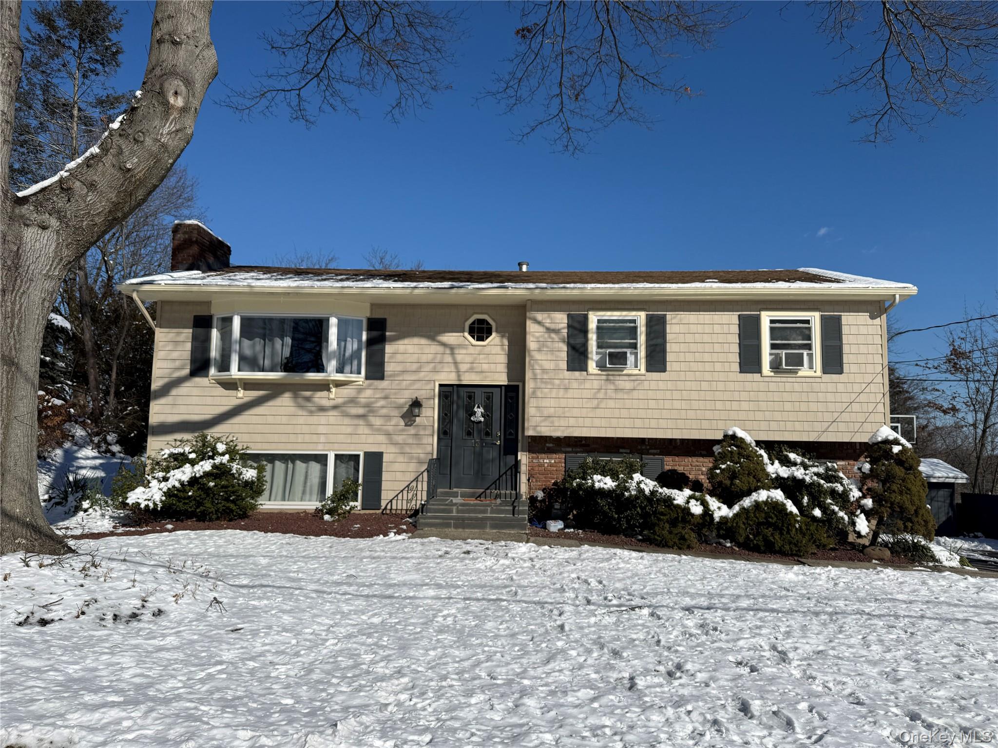 135 Standish Drive, Pearl River, NY 10965