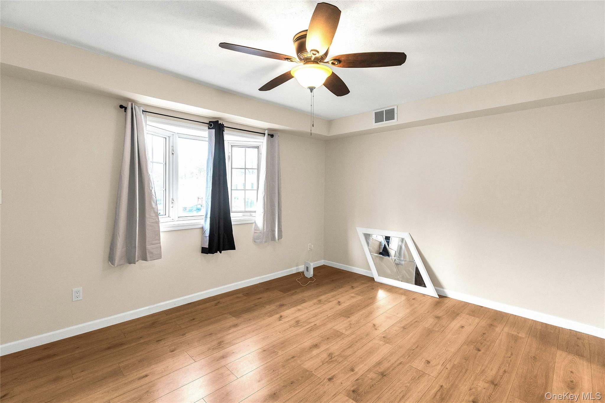 117 Hill Spur, Calverton, NY 11933