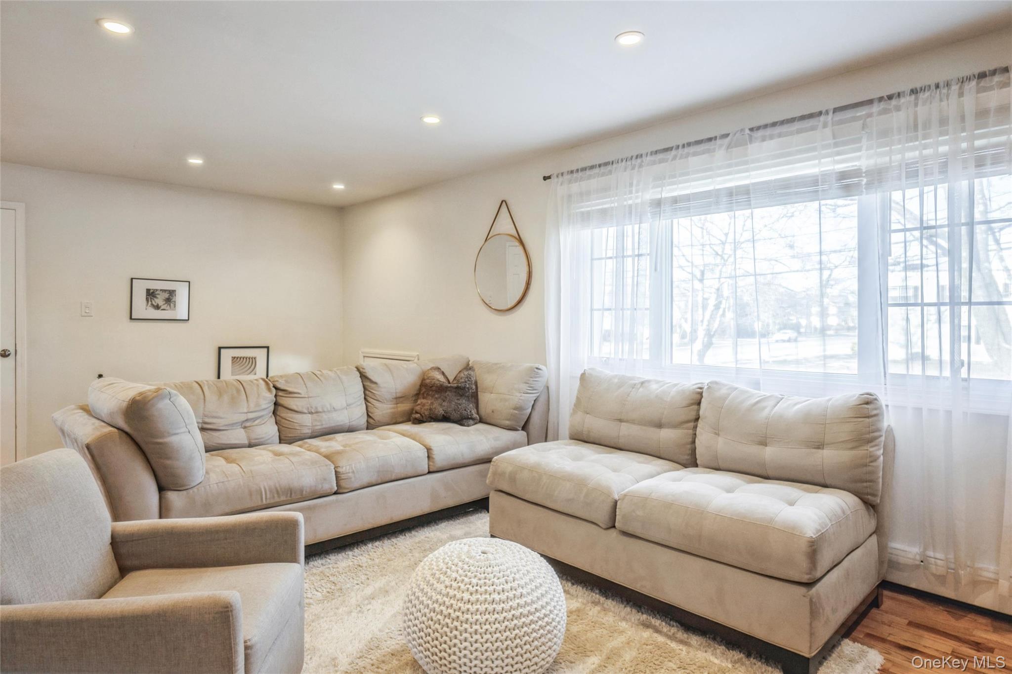 2 Udalia Road, West Islip, NY 11795